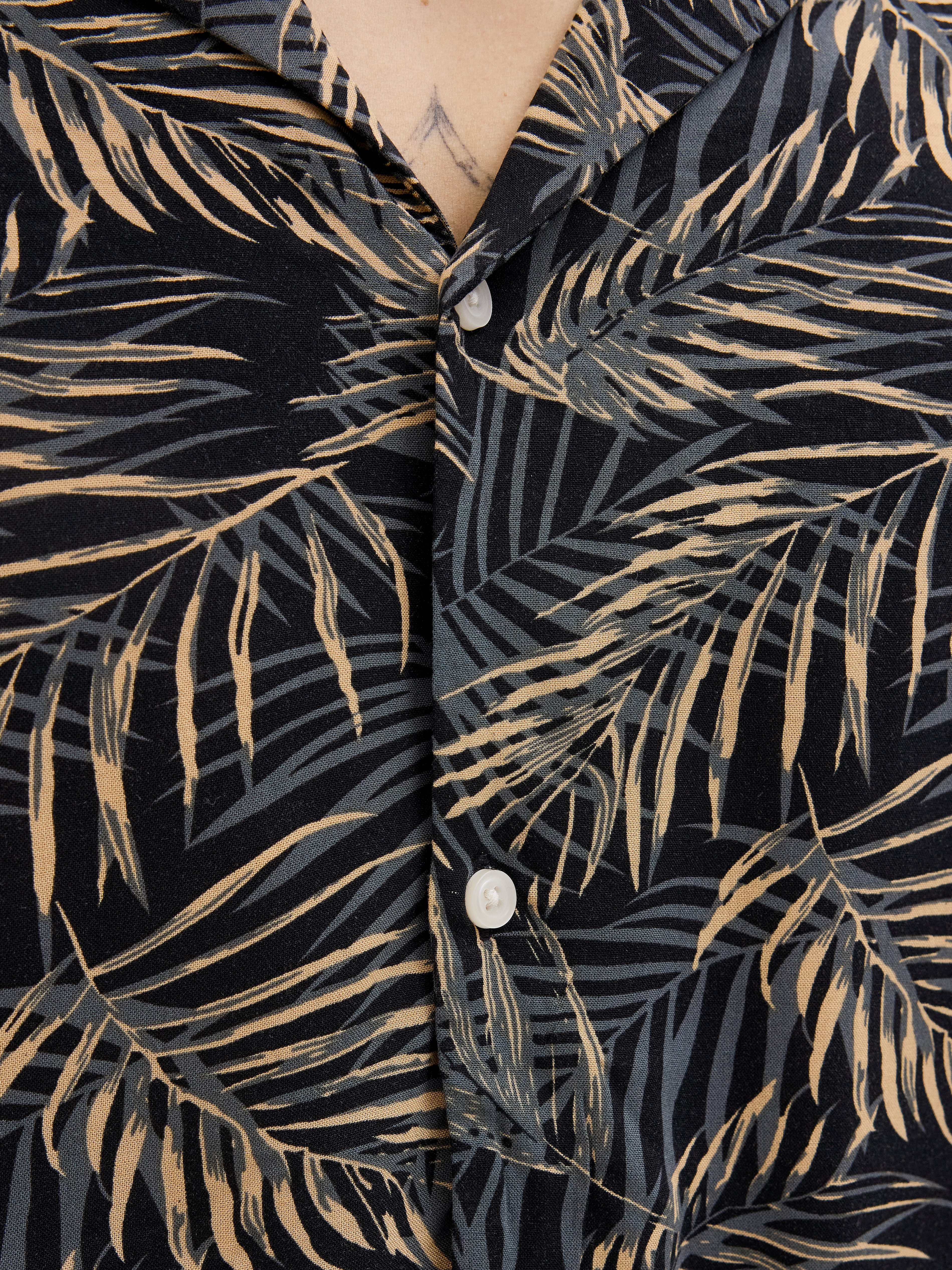 Jack & Jones Overhemd met korte mouwen JJEJEFF TROPICAL AOP RESORT SHIRT SS SN