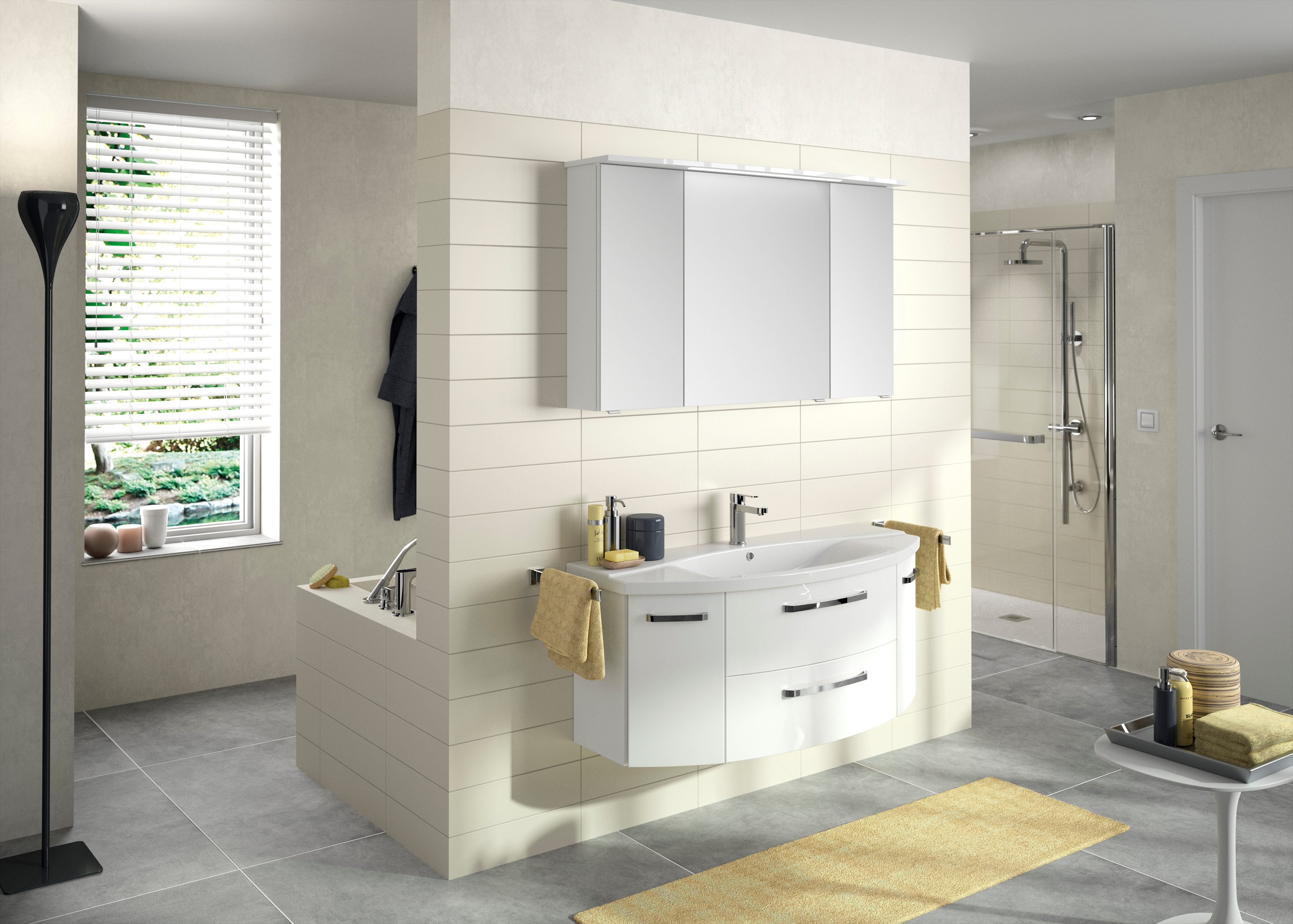 Saphir Badkamerspiegelkast Serie 4010 badkamer spiegelkast incl. LED-verlichting in krans Badkast 122 cm breed, 3 deuren, 6 glazen legplanken, incl. deurdemper