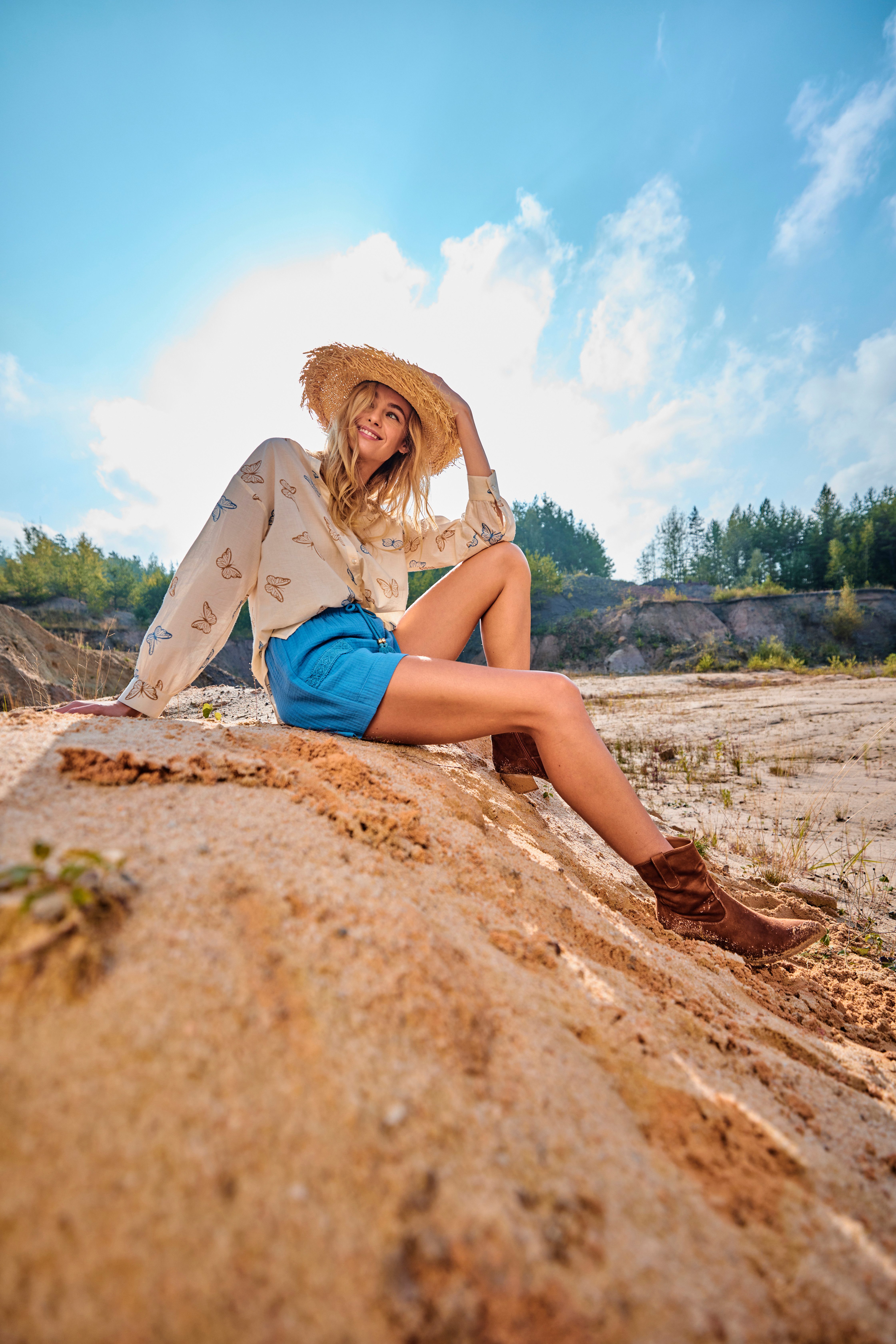 Aniston CASUAL Short versierd met haakapplicaties - nieuwe collectie