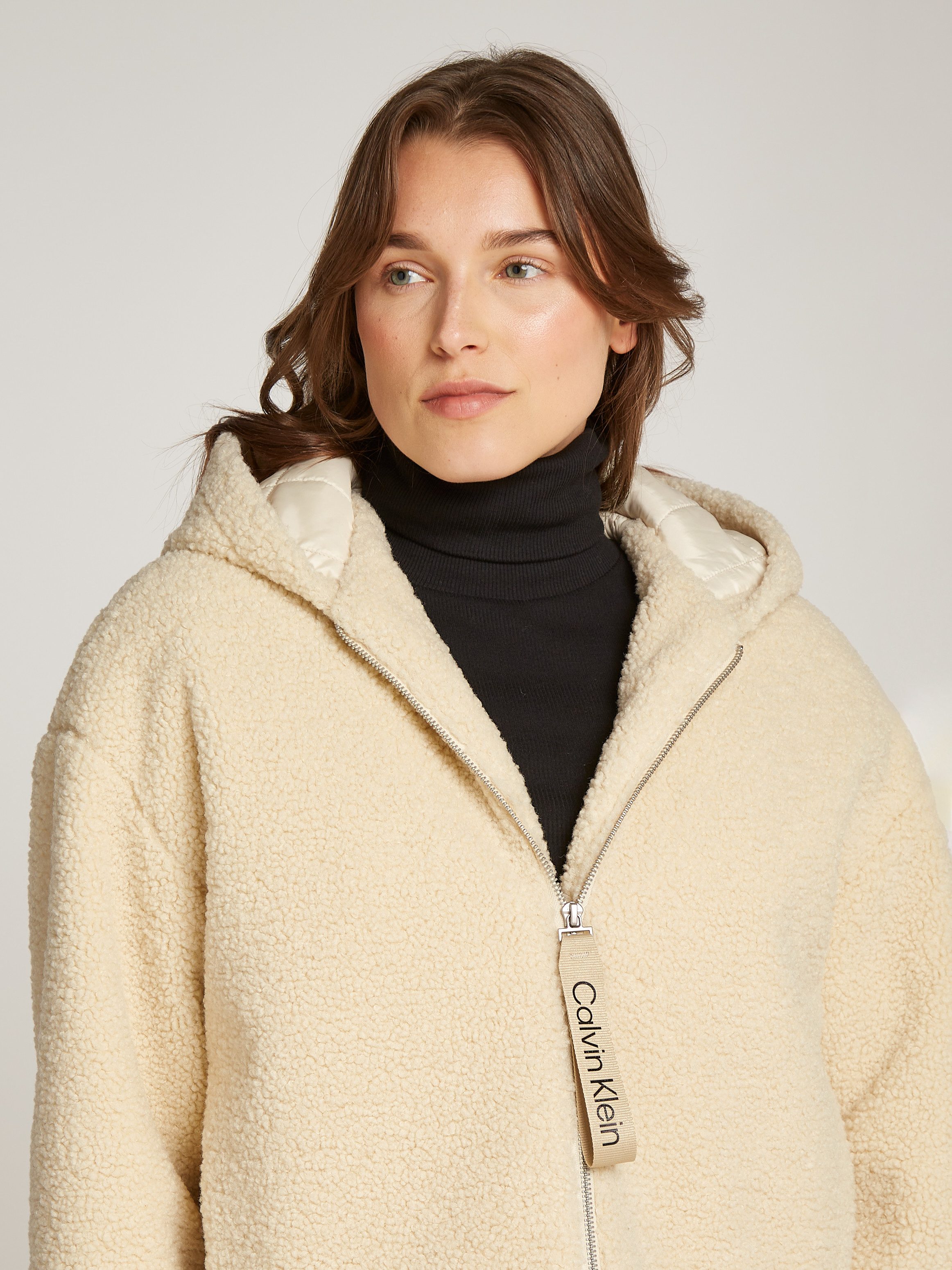 Calvin Klein Pluchen jack SHERPA JACKET met een logo-opschrift