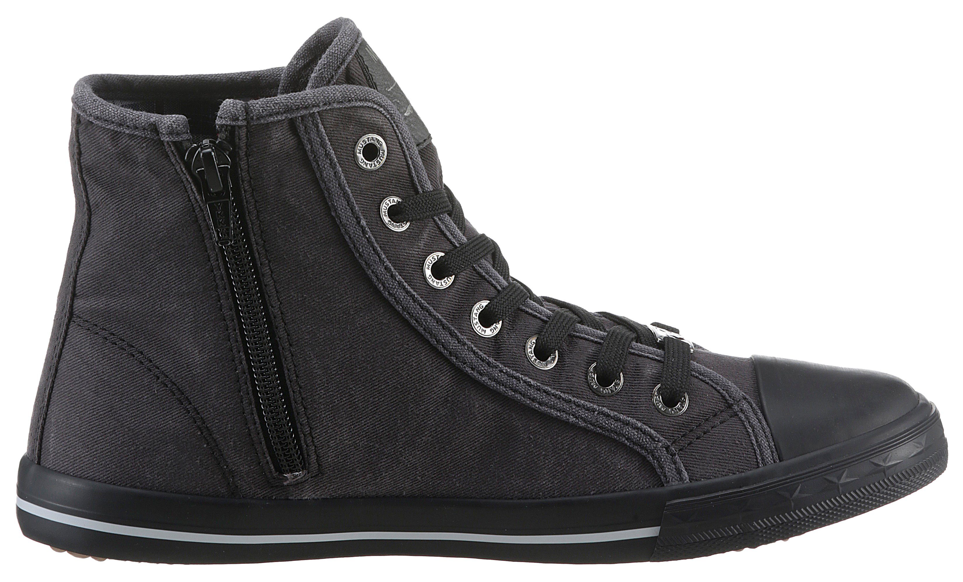 Mustang Shoes Sneakers high top-sneaker, veterschoen met label in de loopzool
