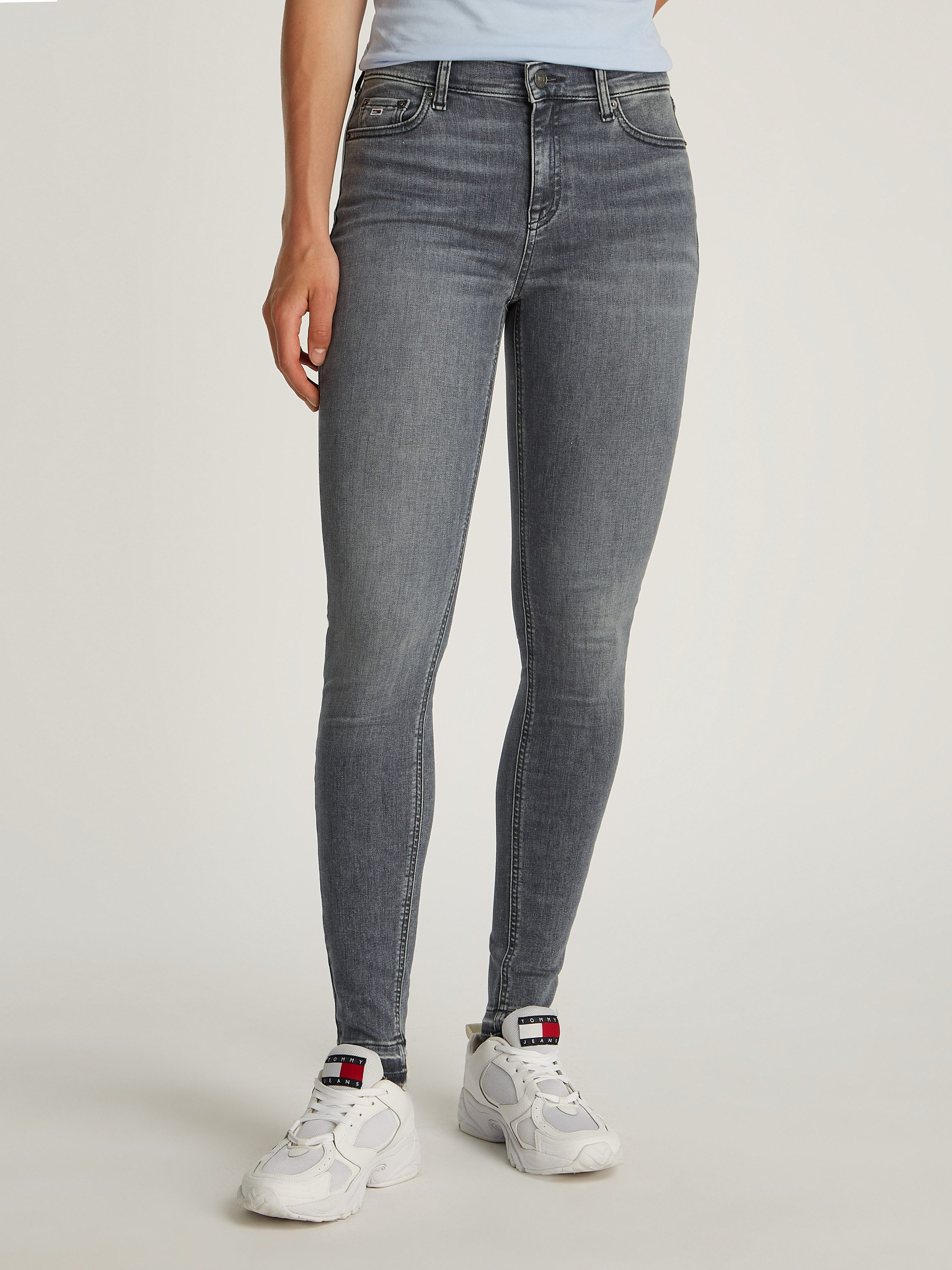 TOMMY JEANS Skinny fit jeans Nora Mid Rise Skinny met wasbeurt, met logo-badge