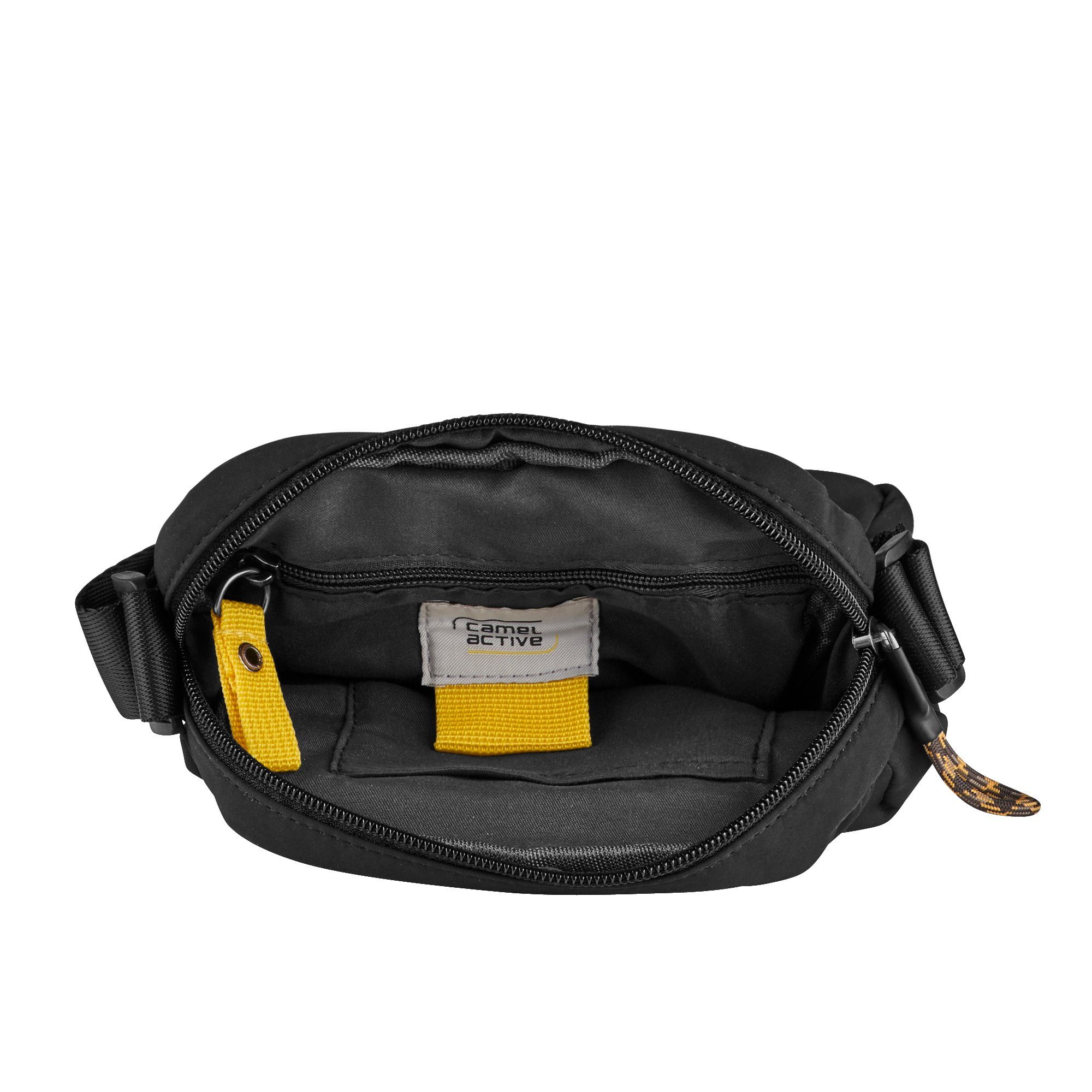 camel active Schoudertas Terra van gerecycled nylon en volumineus aangebrachte zakken