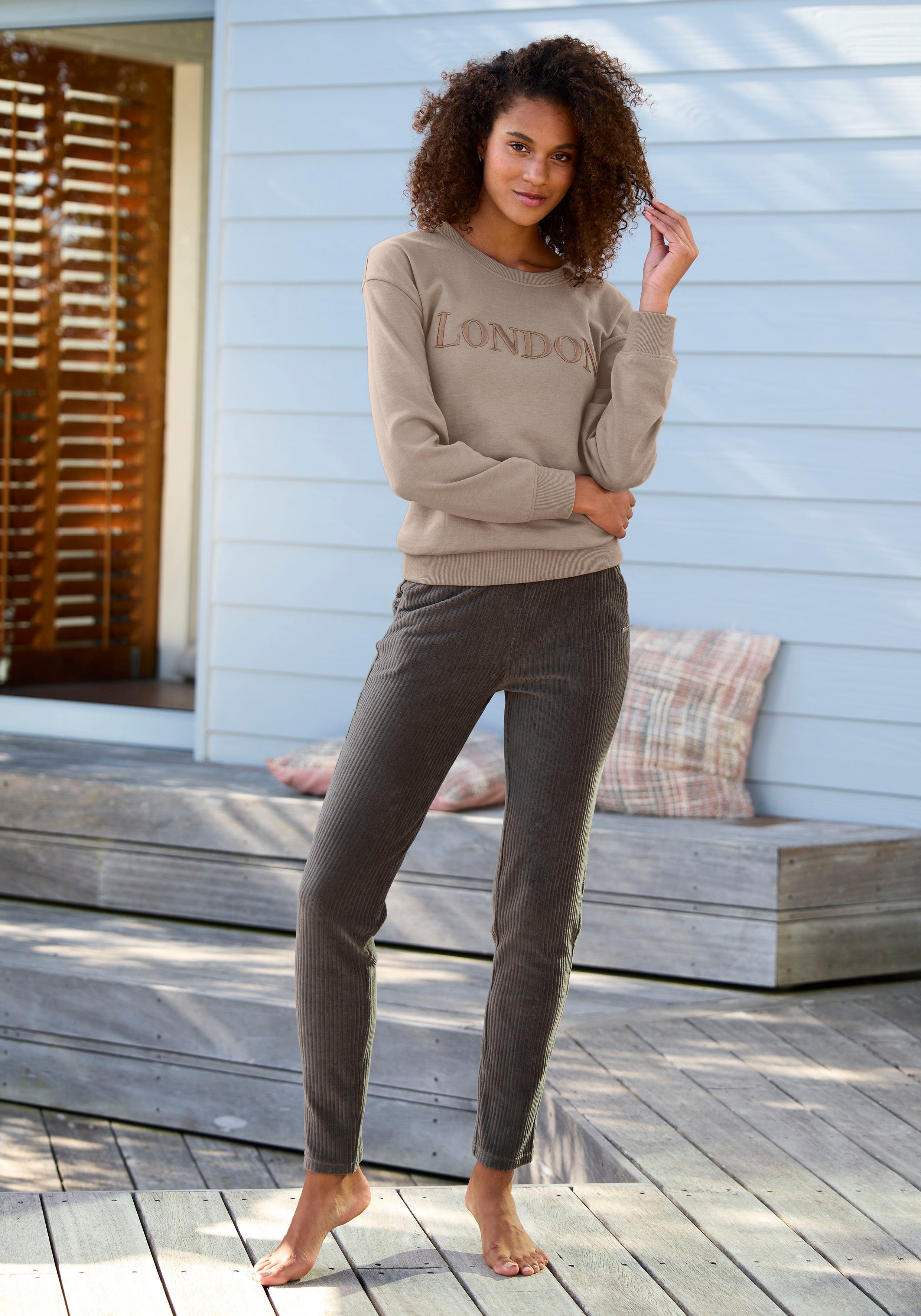 Bench. Loungewear Sweatshirt -Loungeshirt met london borduursel, loungewear