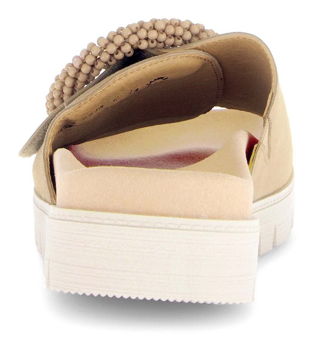Gabor Slippers , plateau, zomerschoen, slippers met sierparels aan de decoratieve gesp