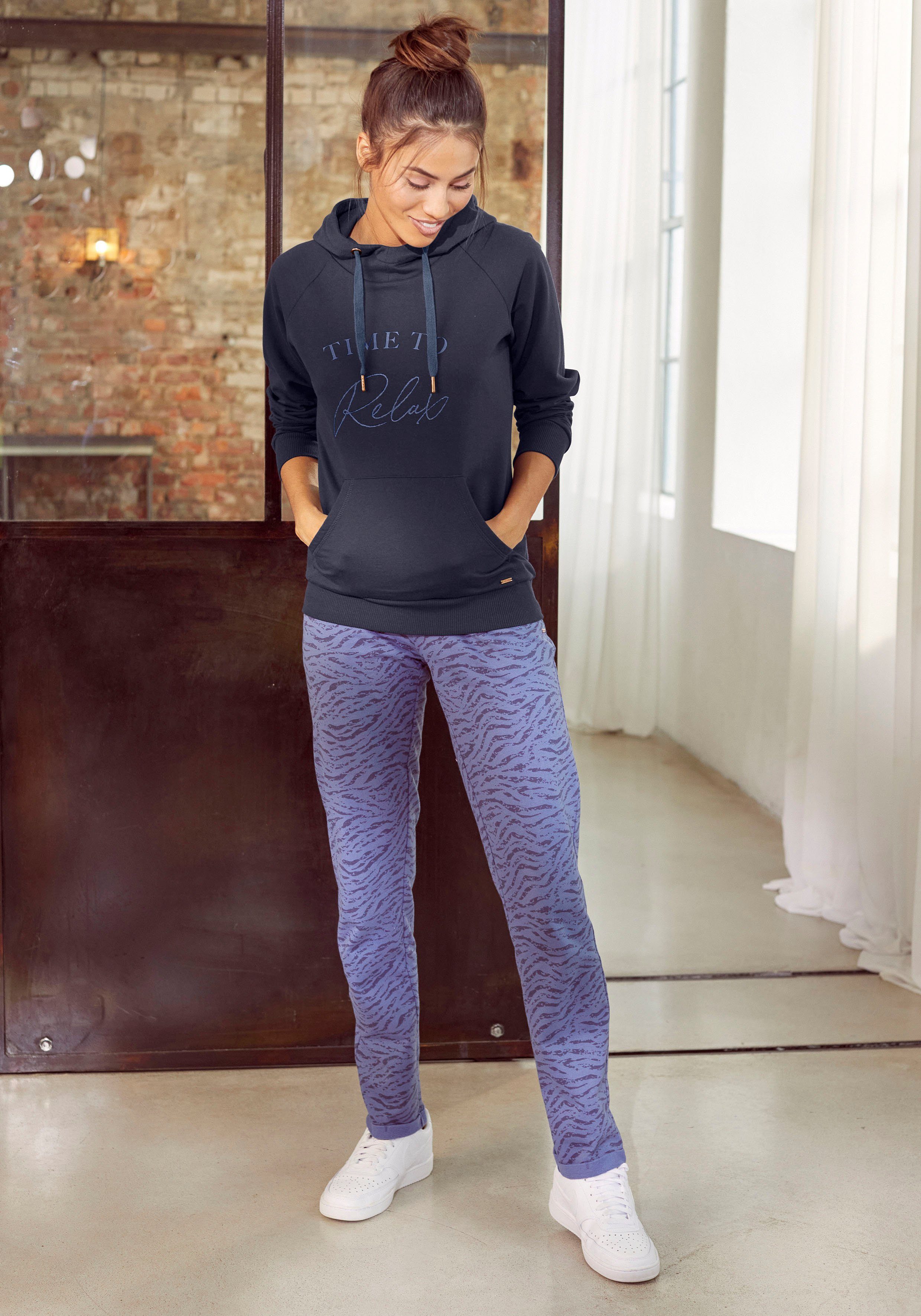 Lascana Hoodie met frontopdruk, loungepak, hoodie