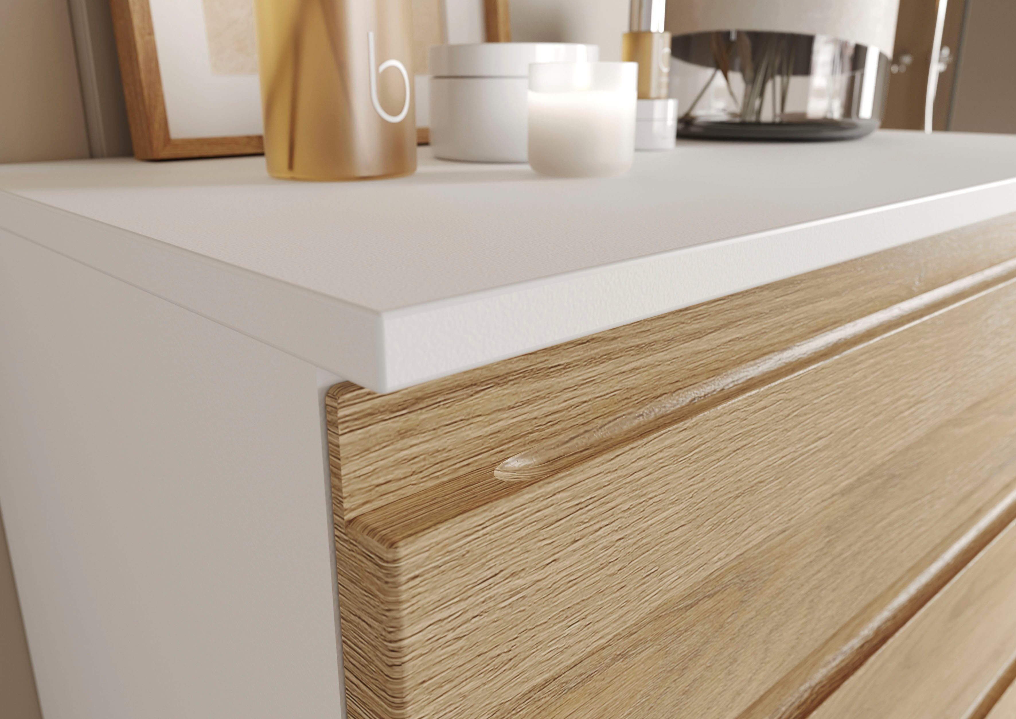GERMANIA Halfhoge kast Torrance met verstelbare planken en poten van metaal, greeploos design