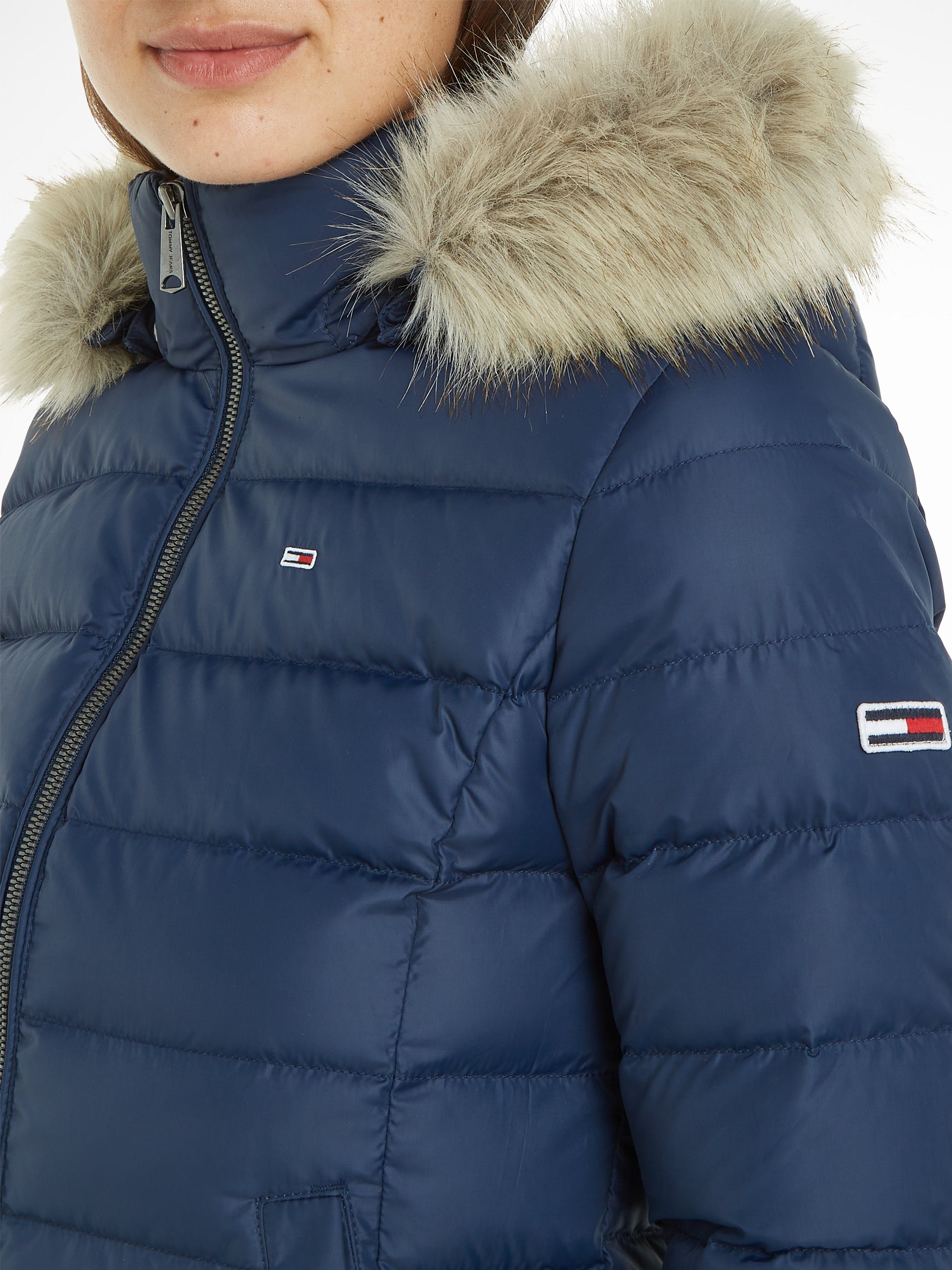 TOMMY JEANS Donsjack BASIC HOODED DOWN JACKET met imitatiebont aan de capuchon & tommy jeans-merklabel