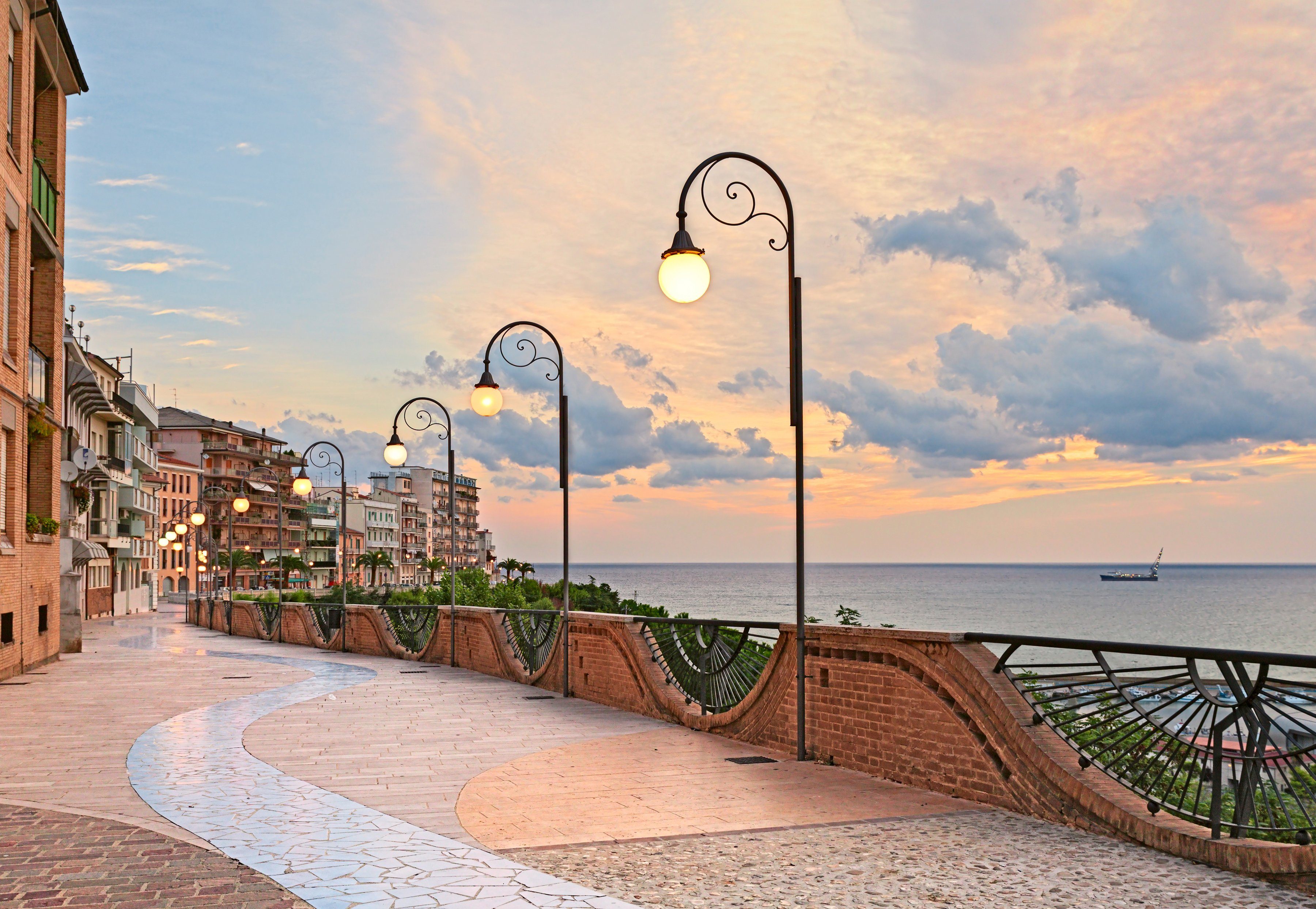 Papermoon Fotobehang Seafront in Ortona, Abruzzo