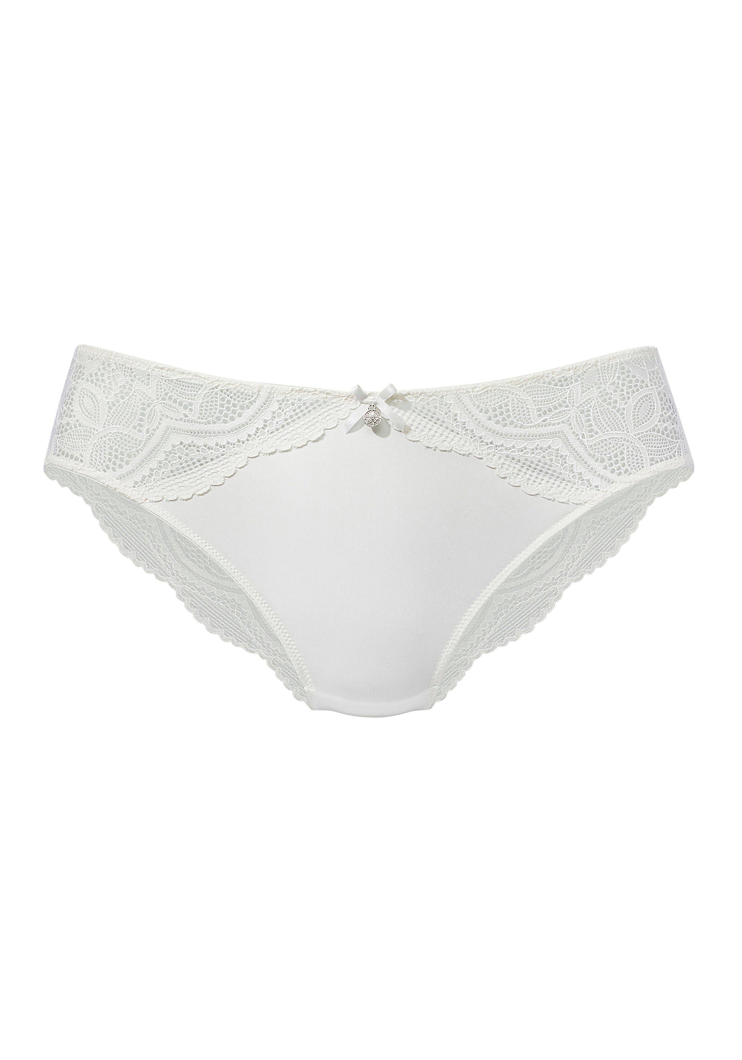 Nuance Tanga Vivianna met fijne kantdetails