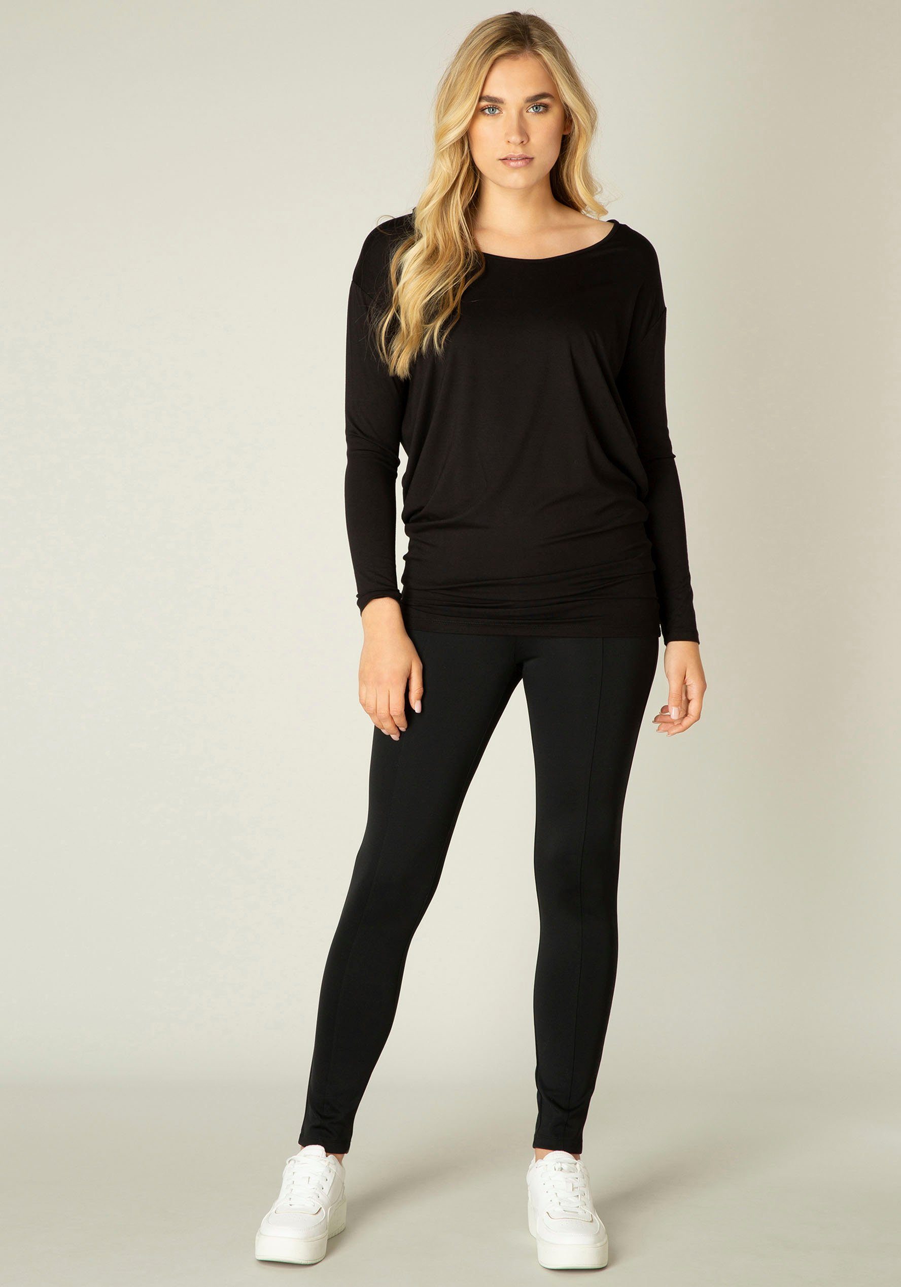 Base Level Shirt met lange mouwen Yolanda Wijd model met modellerende inzet bij de heupen