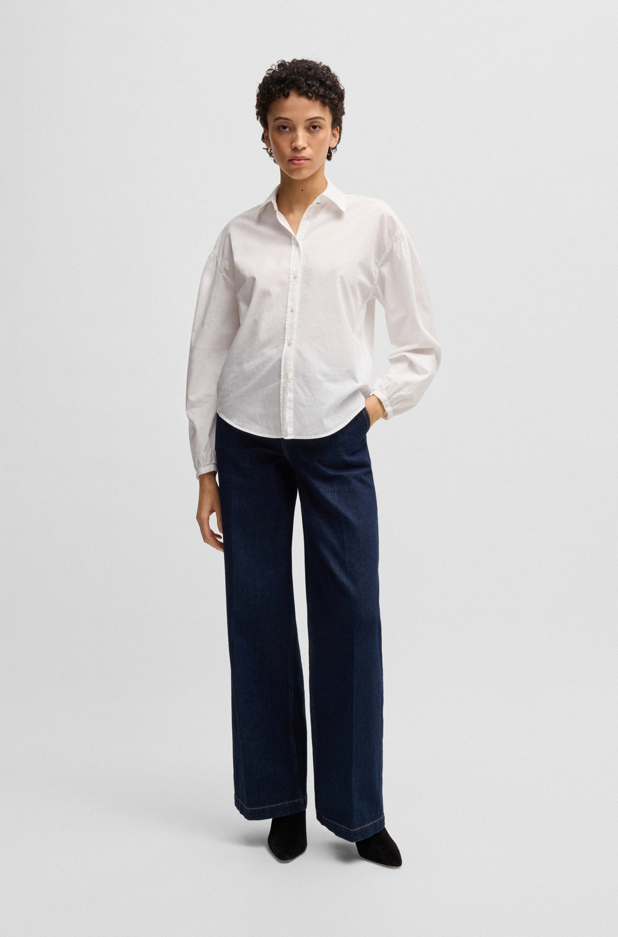 Boss Orange Klassieke blouse Barby Premium Damesmode met boss-logo op de borst