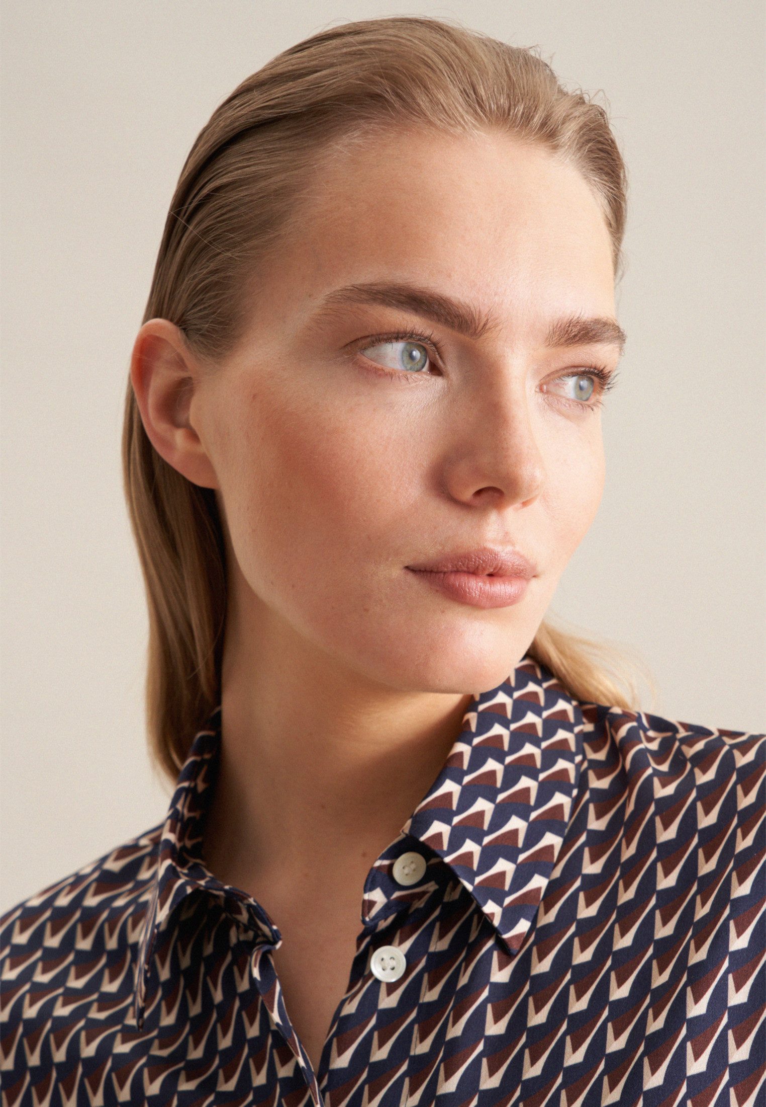 seidensticker Overhemdblouse Zwarte roos Lange mouwen kraag print
