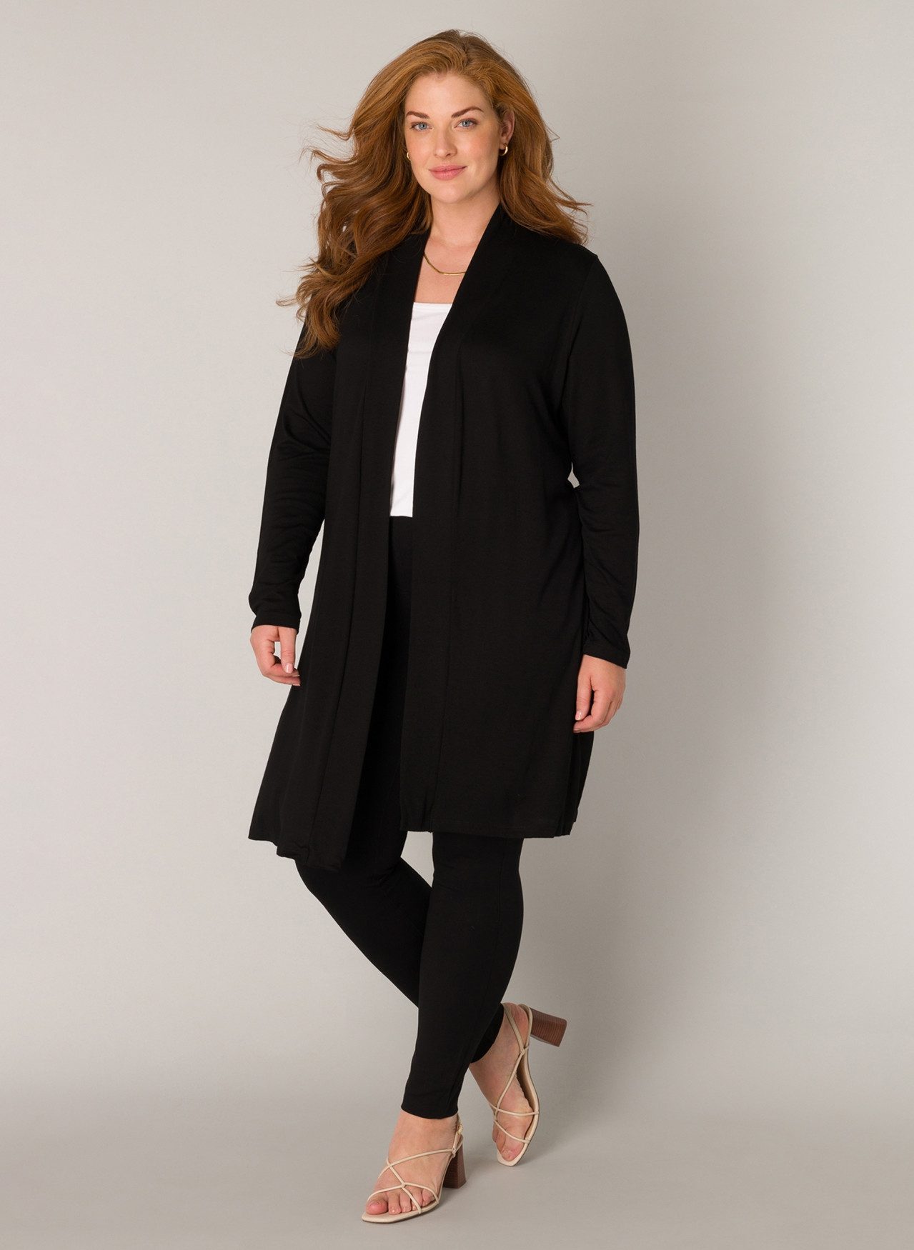 Base Level Curvy Lang vest Ayla Long Ruimvallende, zachte tricotkwaliteit