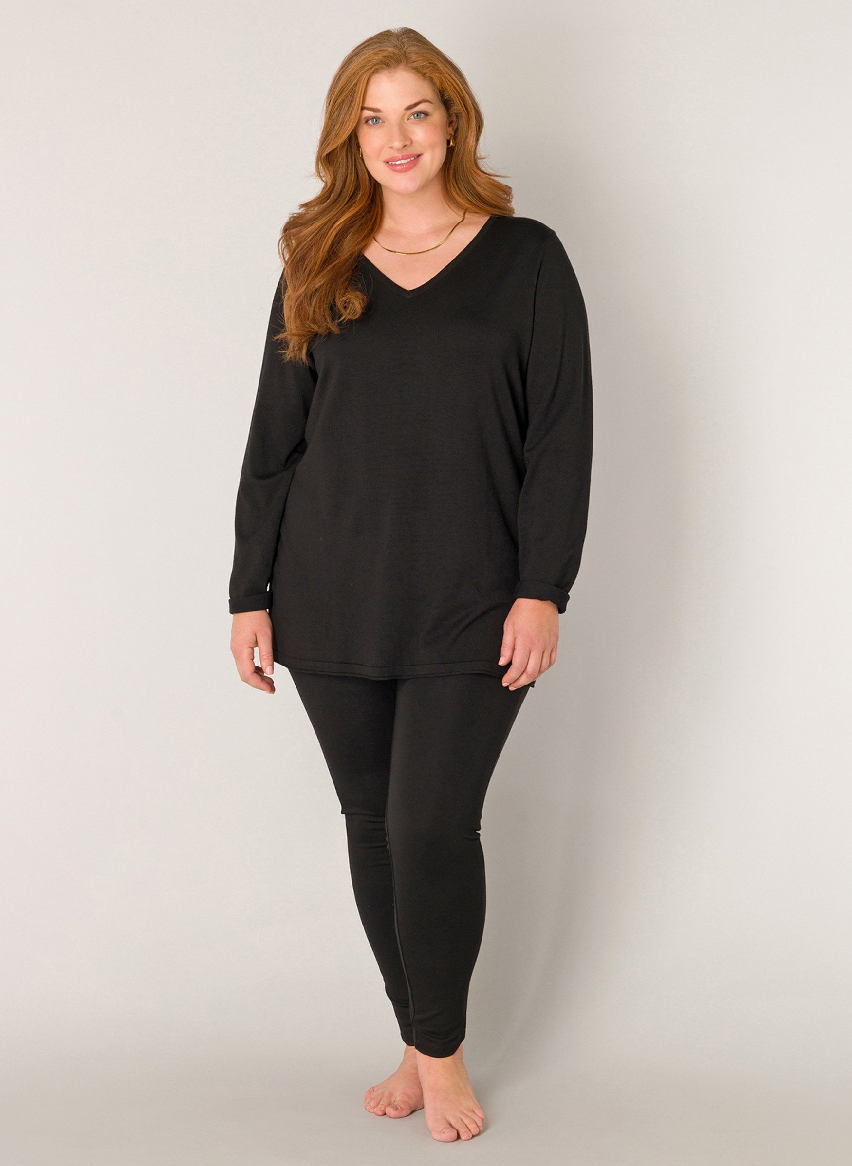 Base Level Curvy Trui met V-hals Anine Trui in zachte en vormvaste kwaliteit