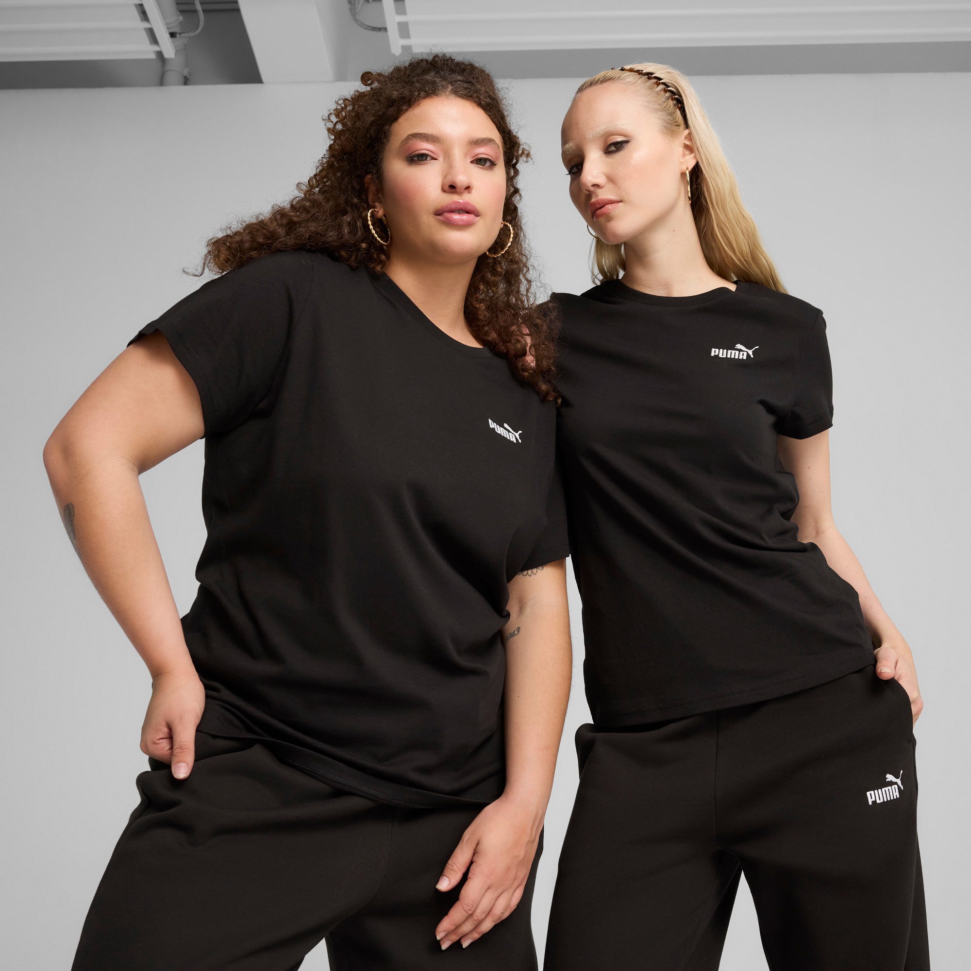 PUMA T-shirt ESS SMALL NO. 1 LOGO TEE dames tops maat S zwart