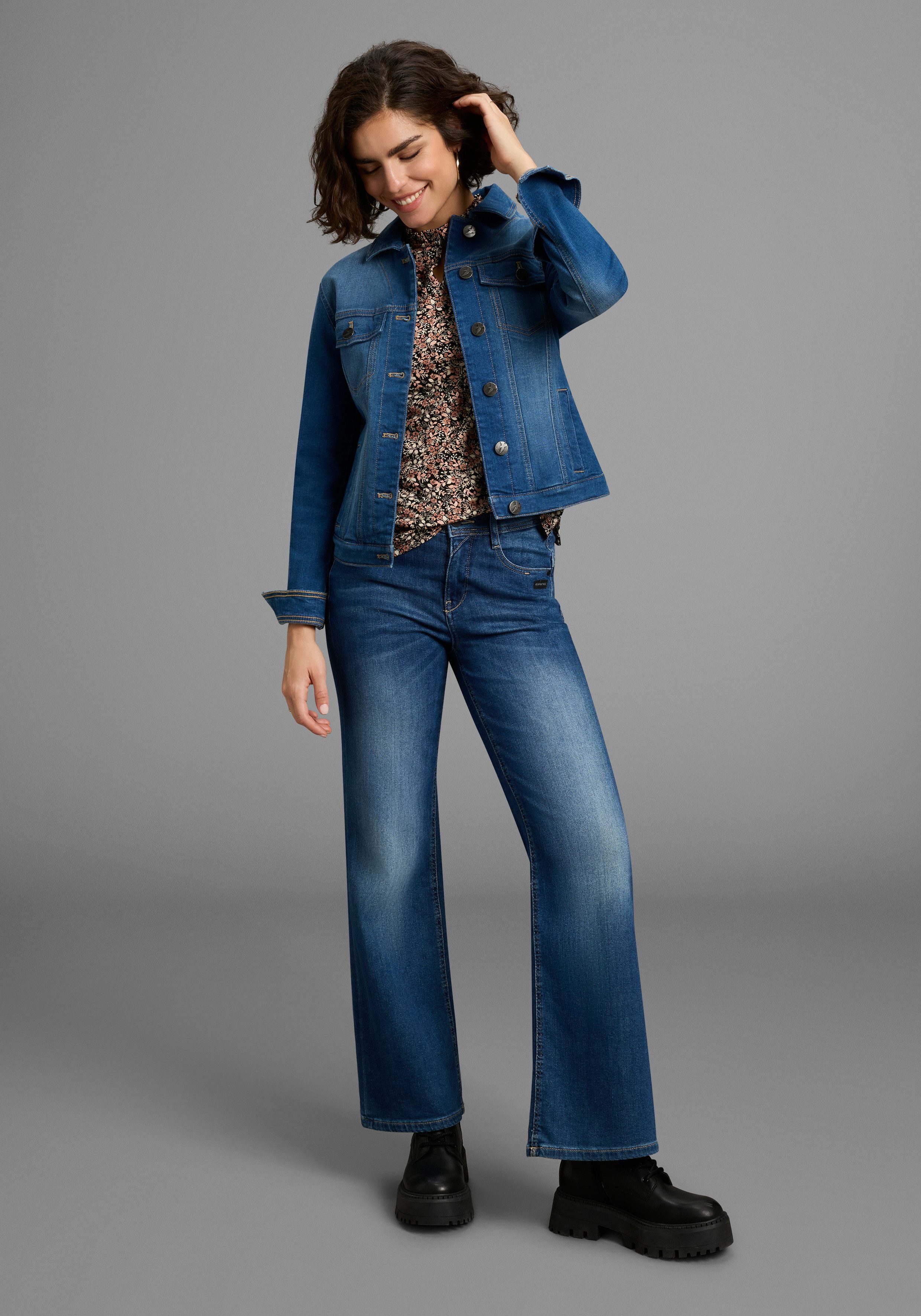 Laura Scott Longsleeve