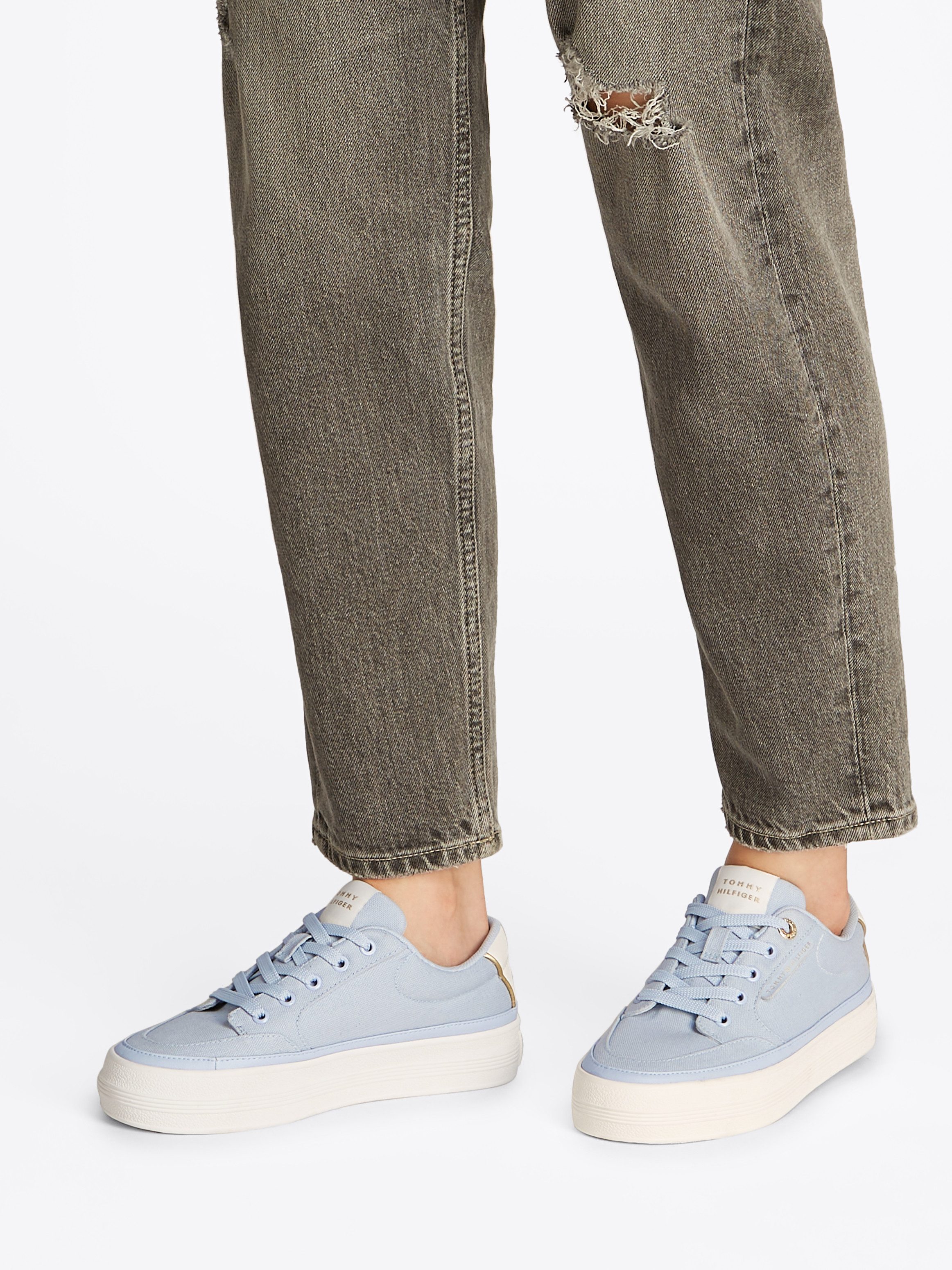 Tommy Hilfiger Plateausneakers ESSENTIAL VULC TEXTILE SNEAKER , vrijetijdsschoen, lage schoen, veterschoen met gouden details