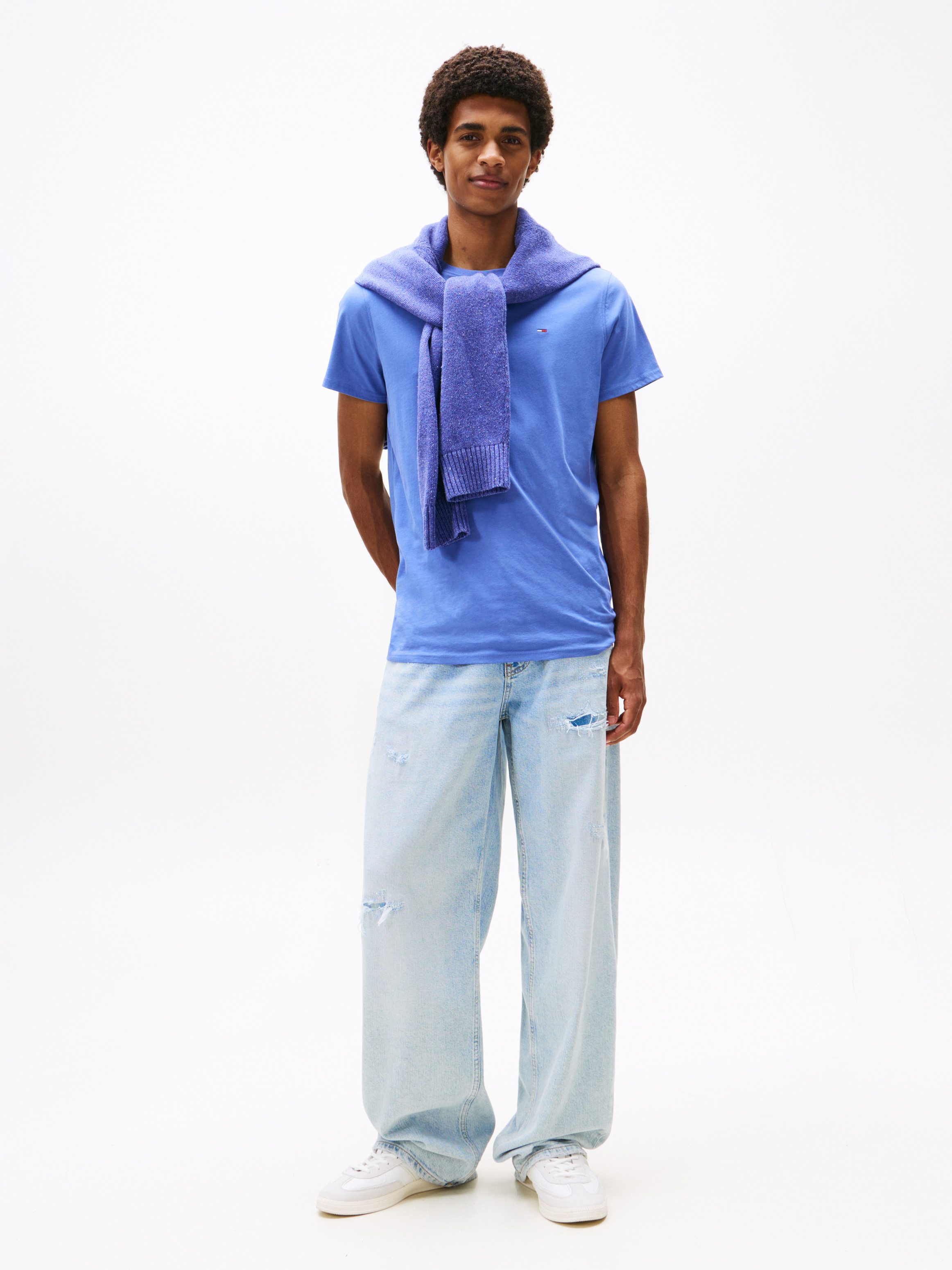 TOMMY JEANS T-shirt TJM ESSENTIAL SOLID TEE met ronde hals en subtiele logo-vlag