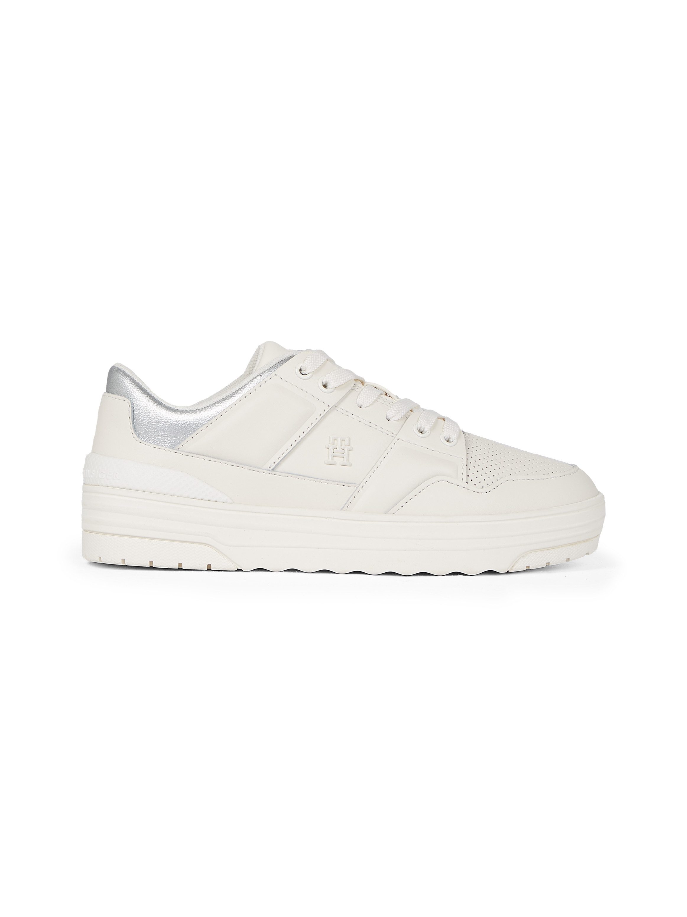 Tommy Hilfiger Plateausneakers FEMININE BASKET SNEAKER veterschoen, lage schoen, vrijetijdsschoen met gepolsterde schachtversteviging