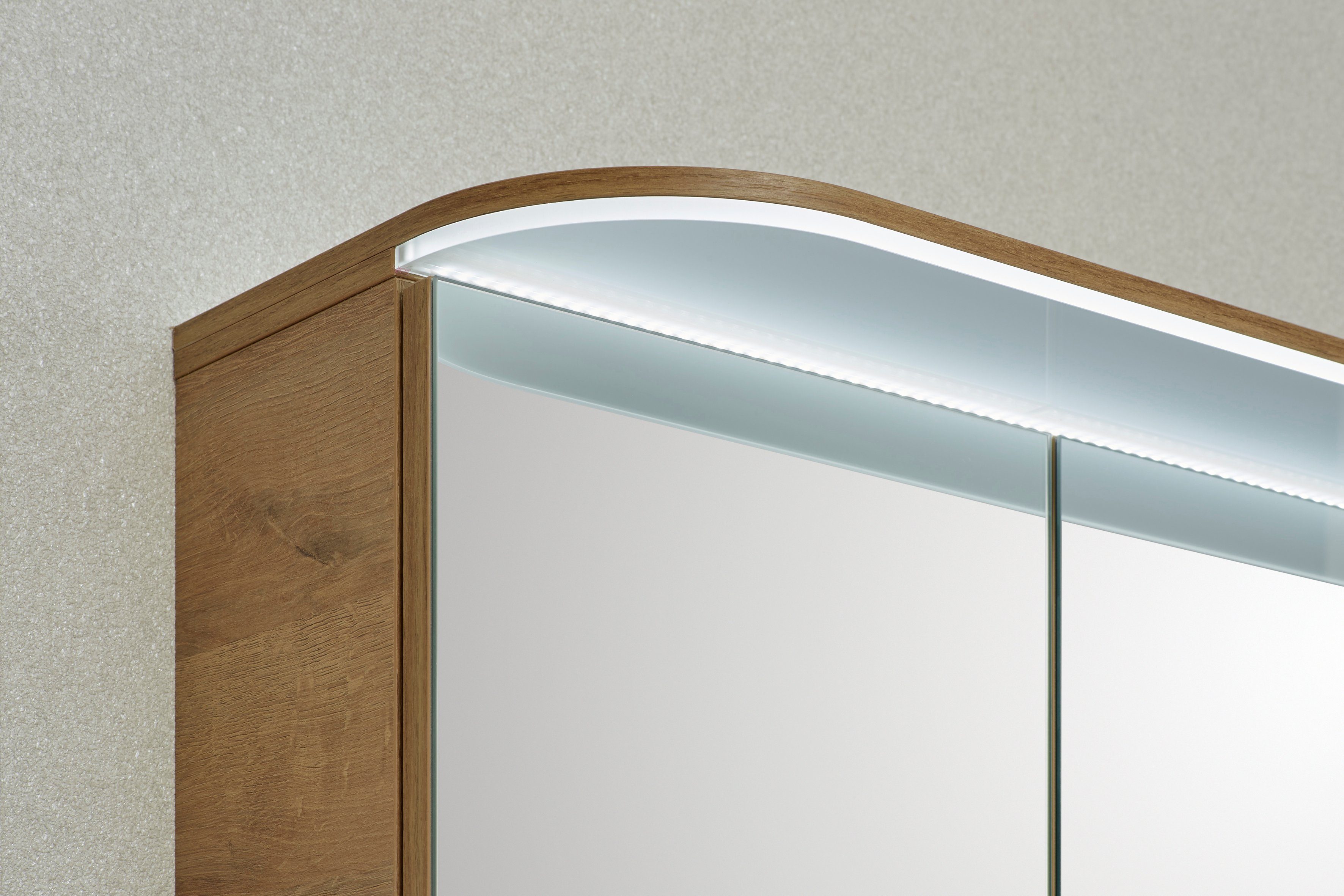 Saphir Spiegelkast Balto sprint badkamerkast met led-kransarmatuur, 120 cm breed, 3 deuren Schakelaar-/ stopcontactcombinatie, inclusief deurdemper, 987LM, 12 V led