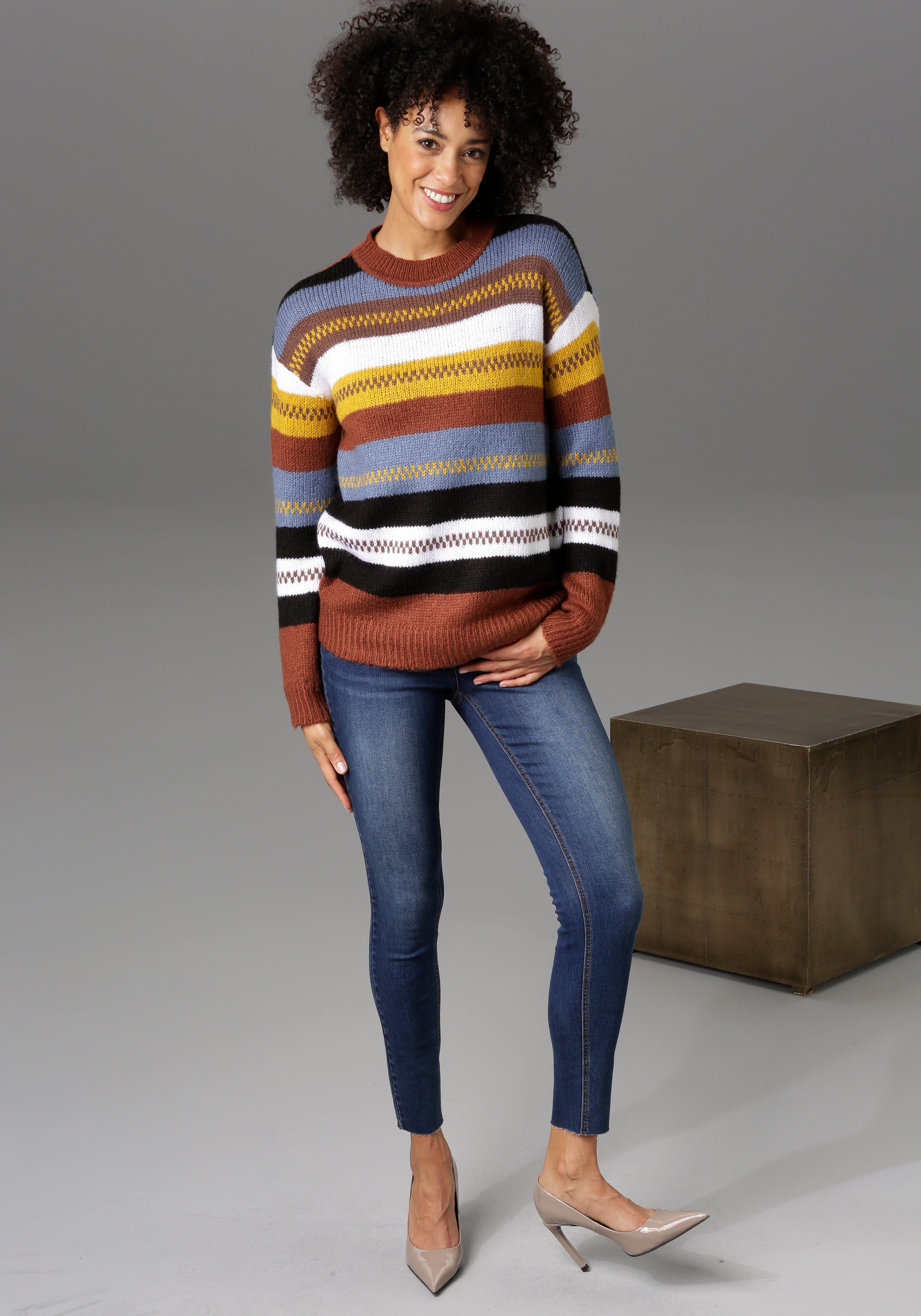 Aniston CASUAL Skinny fit jeans regular waist - met gerafelde voetzoom