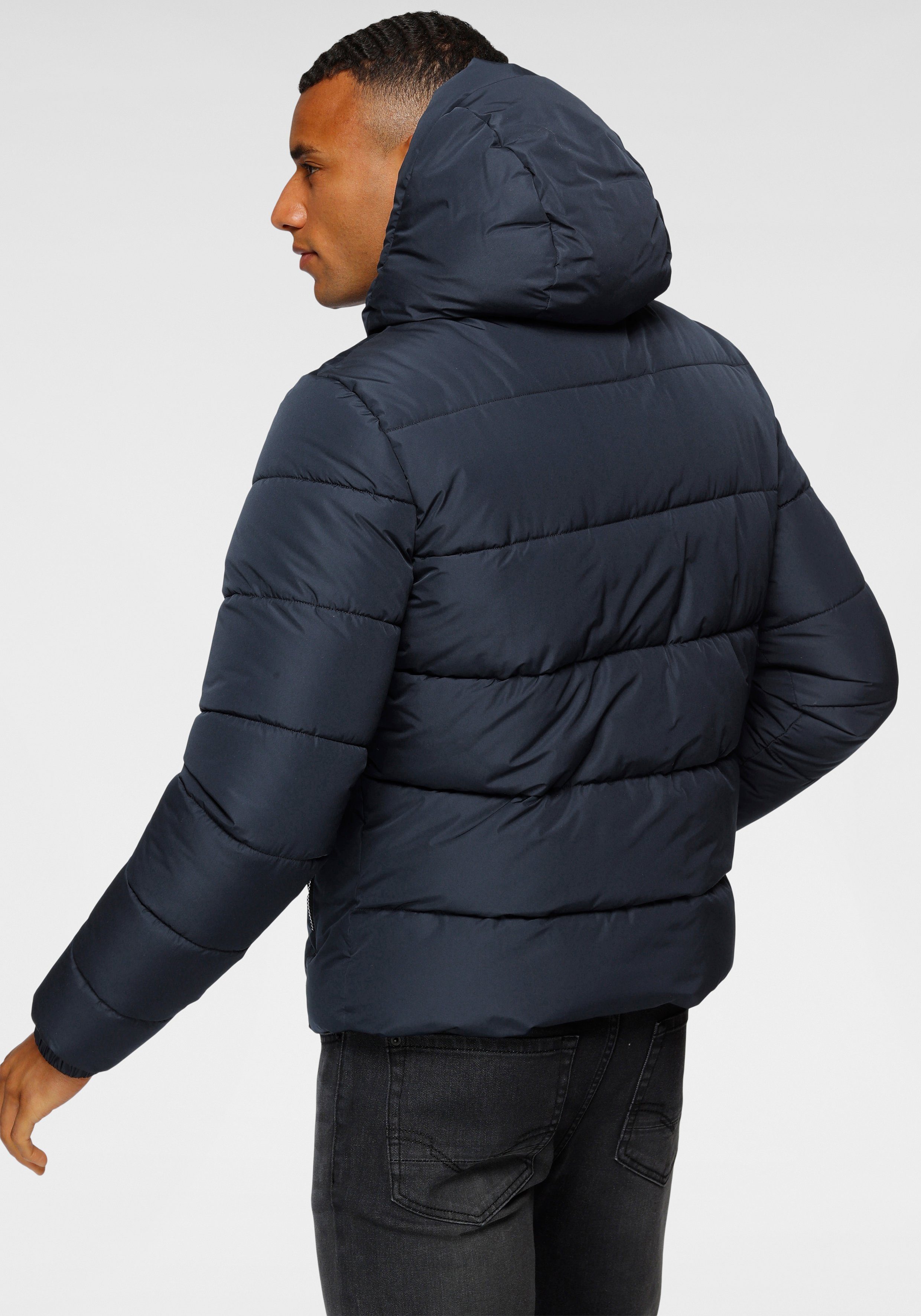Superdry Gewatteerde jas HOODED SPORTS PUFFR JACKET met contrastkleurig borduursel