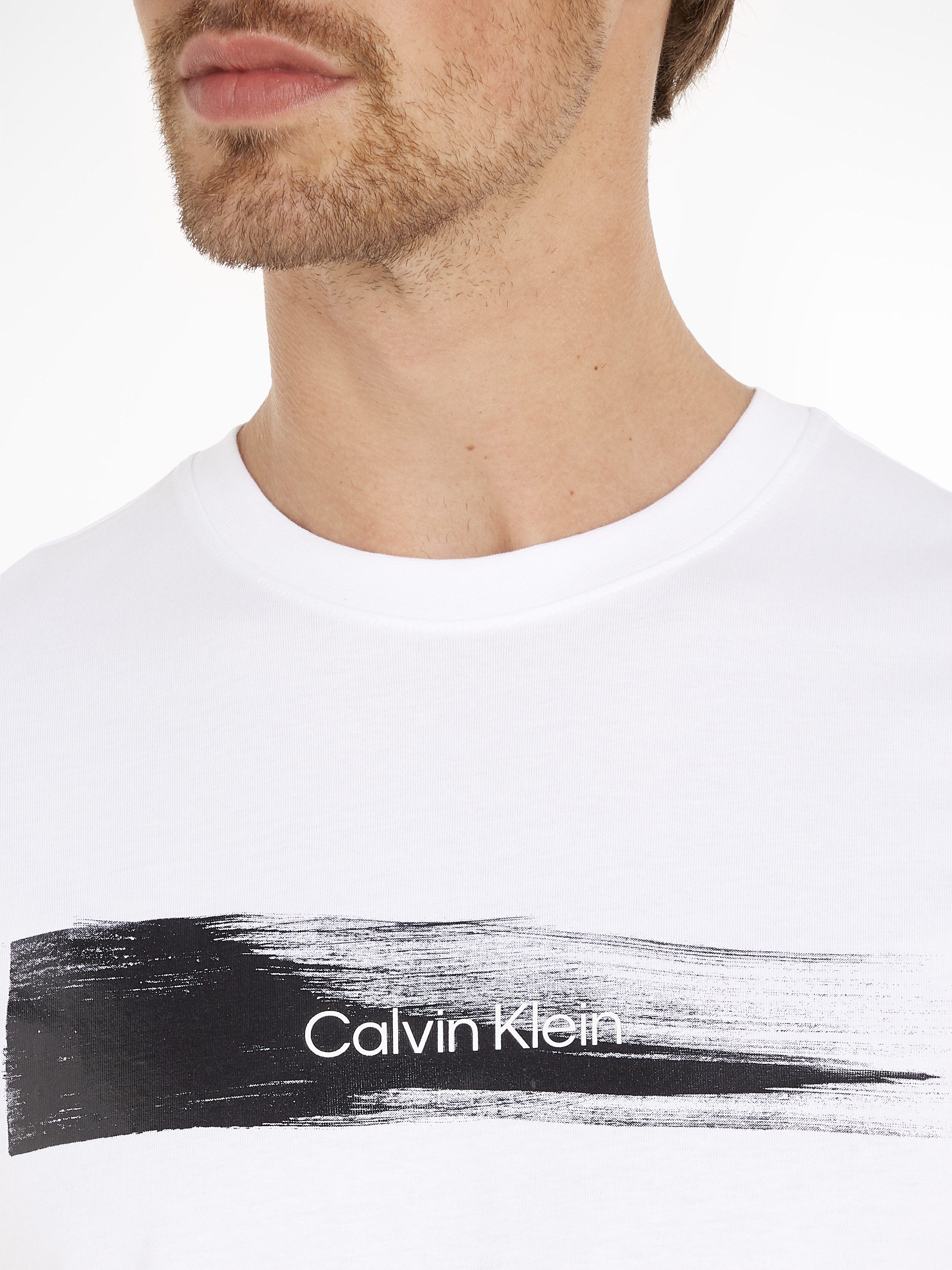 Calvin Klein T-shirt BRUSH LOGO T-SHIRT met een logo-opschrift