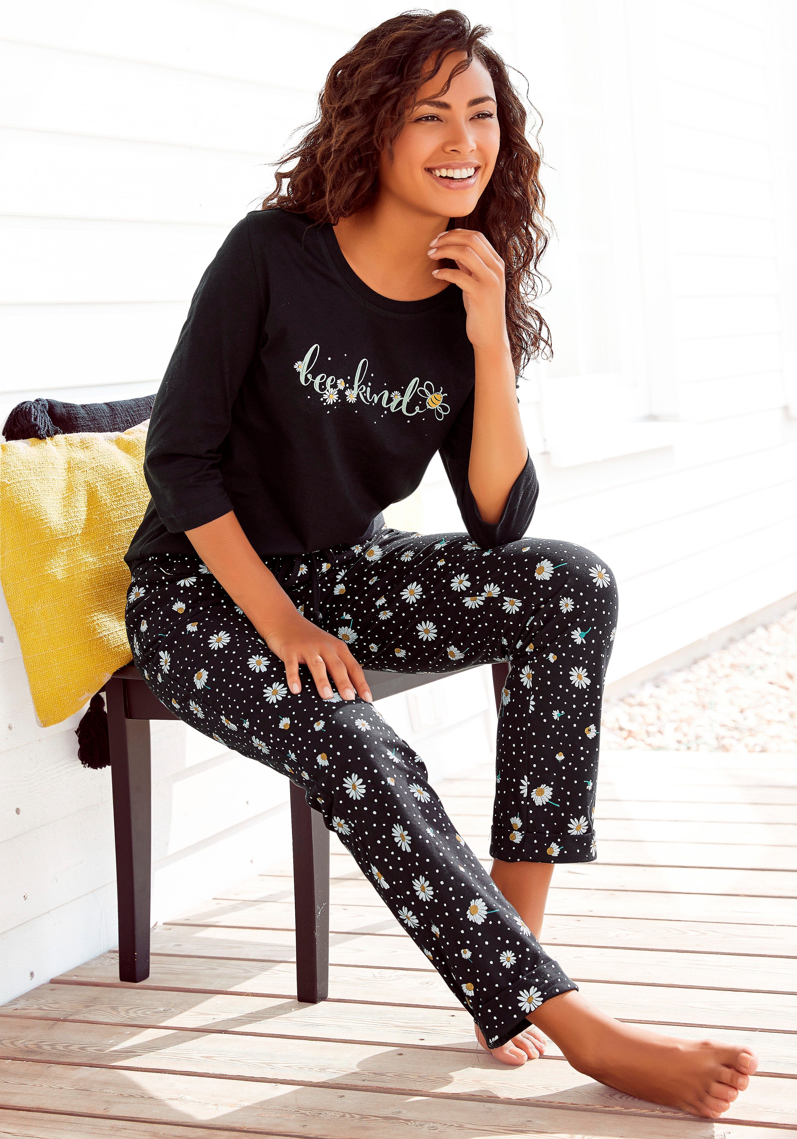 Vivance Dreams Pyjama met madeliefje-print (2-delig, 1 stuk)