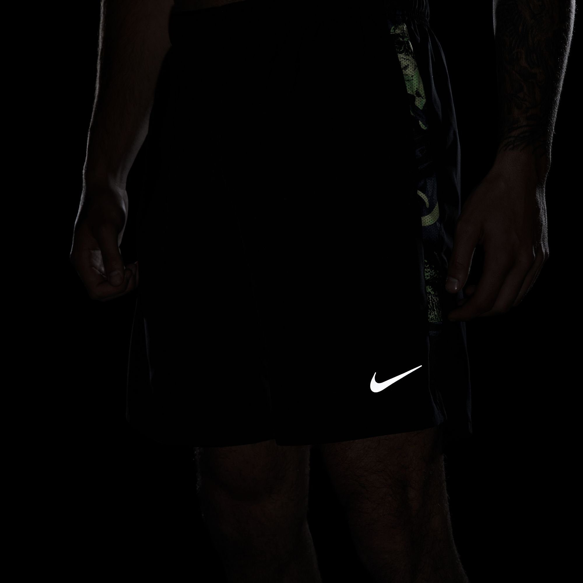 Nike Runningshort DRI-FIT CHALLENGER STUDIO ' MEN'S " UNLINED RUNNING SHORTS