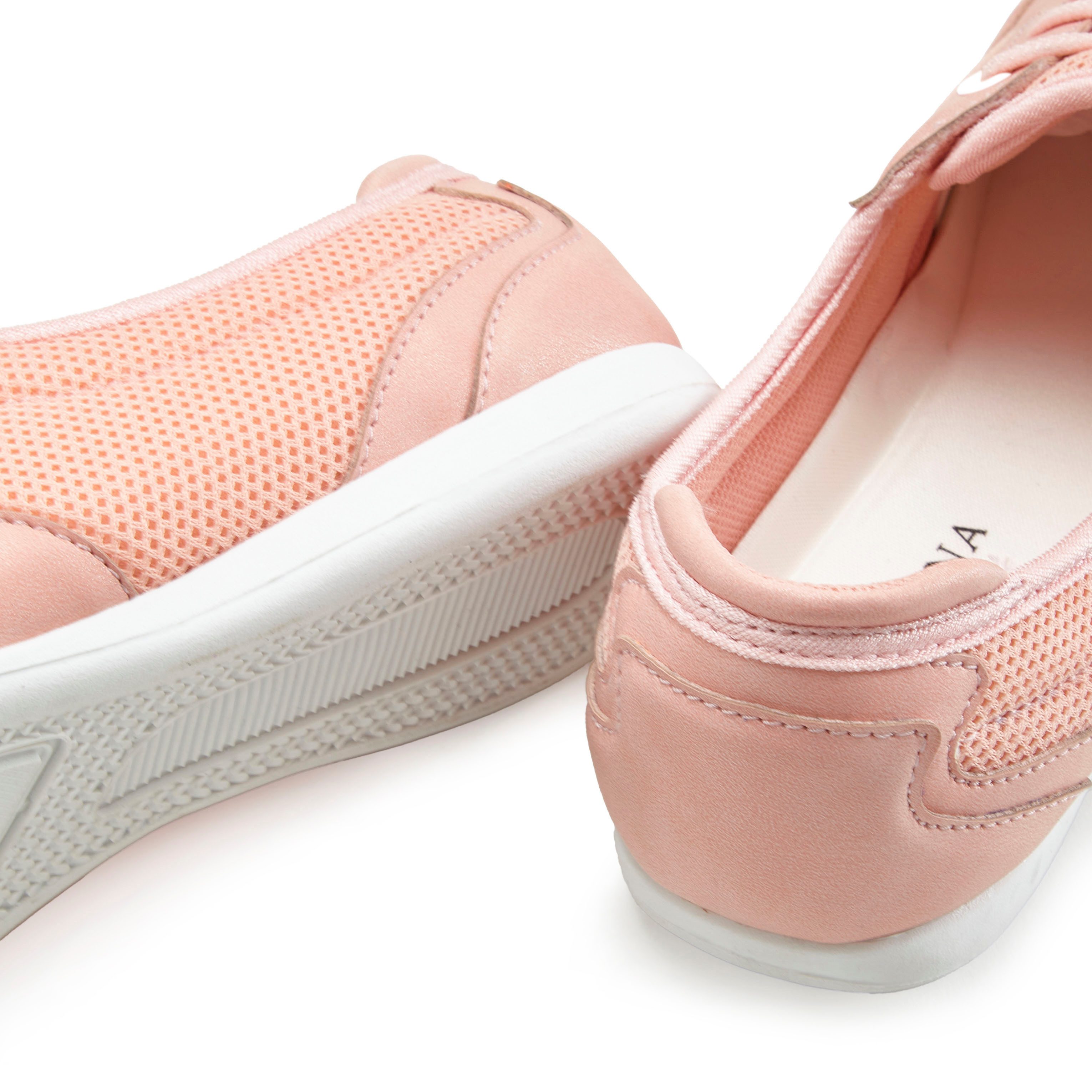 Lascana Sneakers Vrijetijdsschoen, lage schoen, Vrijetijdsschoen, lage schoen in modieuze mesh-look VEGAN
