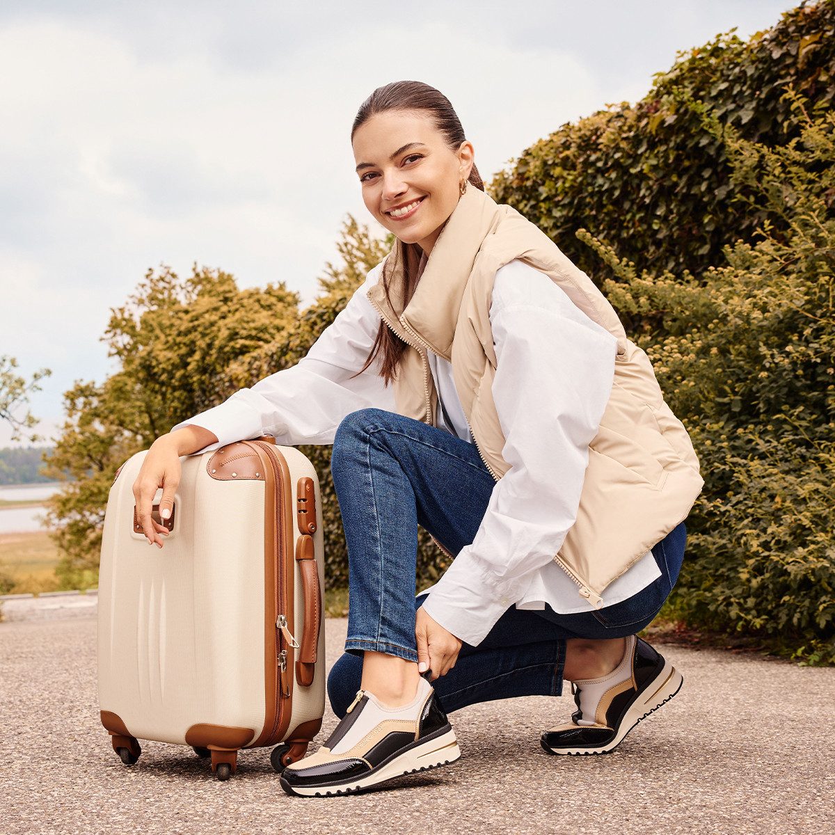 Marco Tozzi Slip-on sneakers , sleehak, halfhoge schoen, vrijetijdsschoen met voorste ritssluiting