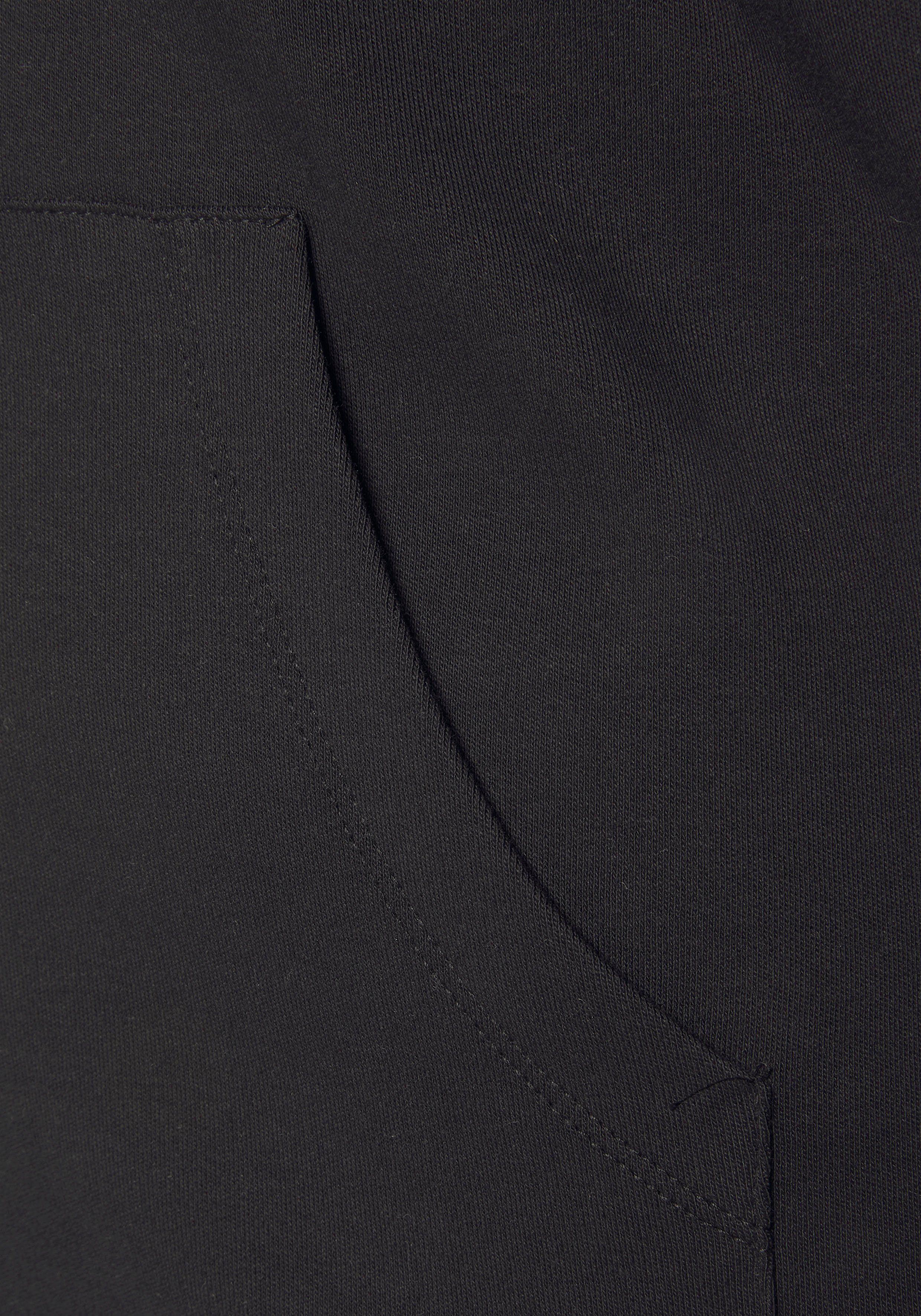 Bench. Loungewear Sweatvest met glanzende logo-borduurwerk op de staande kraag loungepak