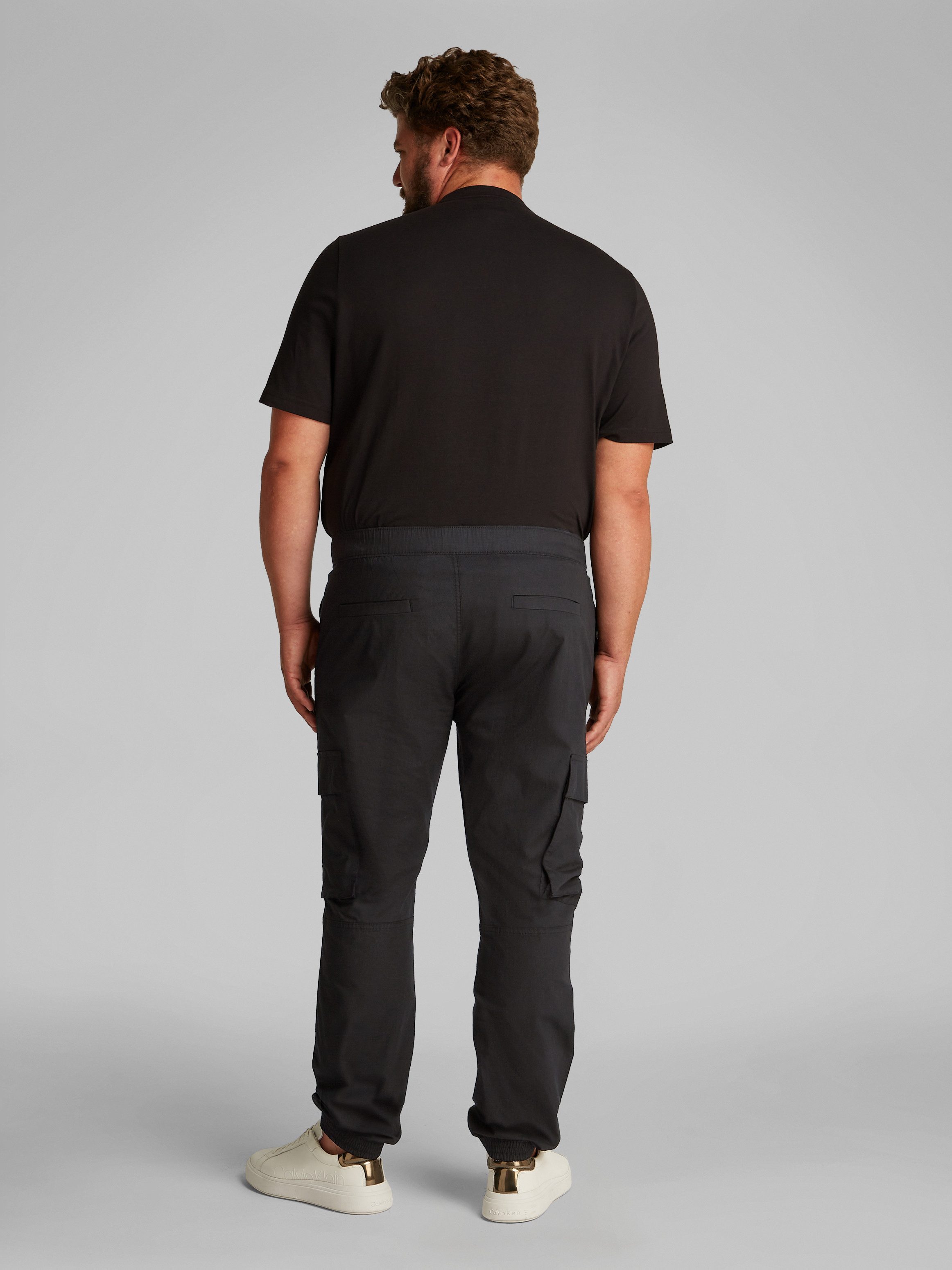 Calvin Klein Jeans Plus Cargobroek PLUS SKINNY CARGO in grote maten, logo-patch