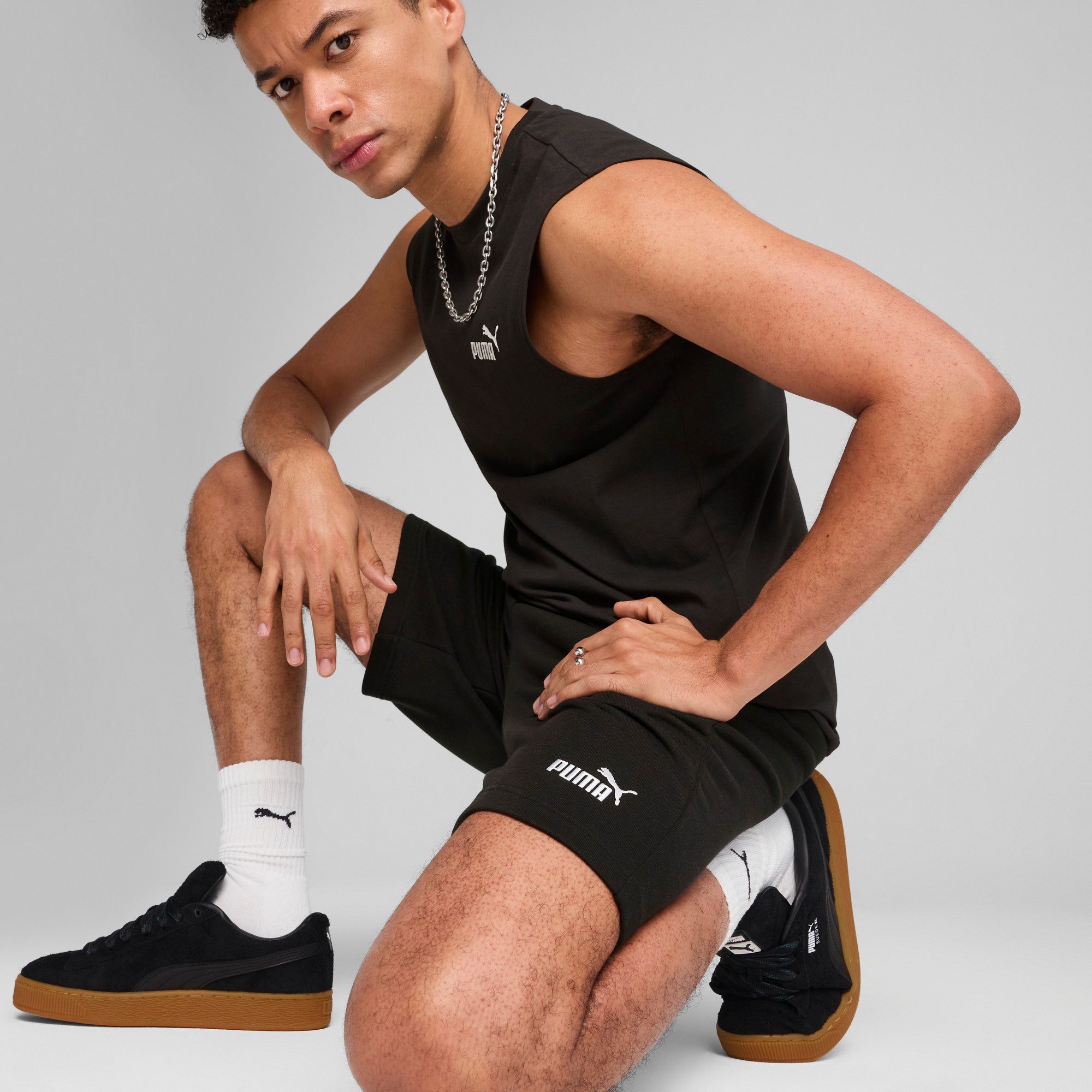 PUMA Trainingsshort ESS NO. 1 LOGO SHORTS 10" Sweatshorts met zacht French Terry materiaal
