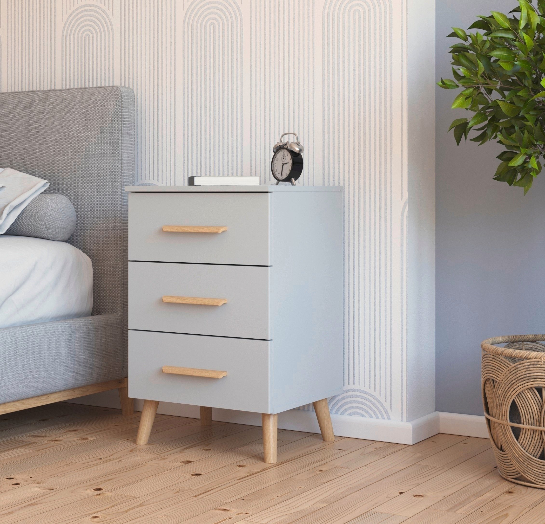 rauch Nachtkastje Skandi by Aditio met massief houten grepen, 3 laden met soft-closefunctie