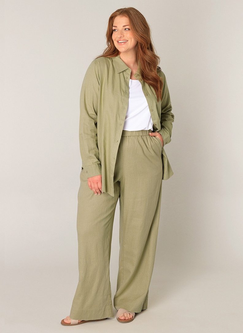 Base Level Curvy Blouse met lange mouwen Yaella