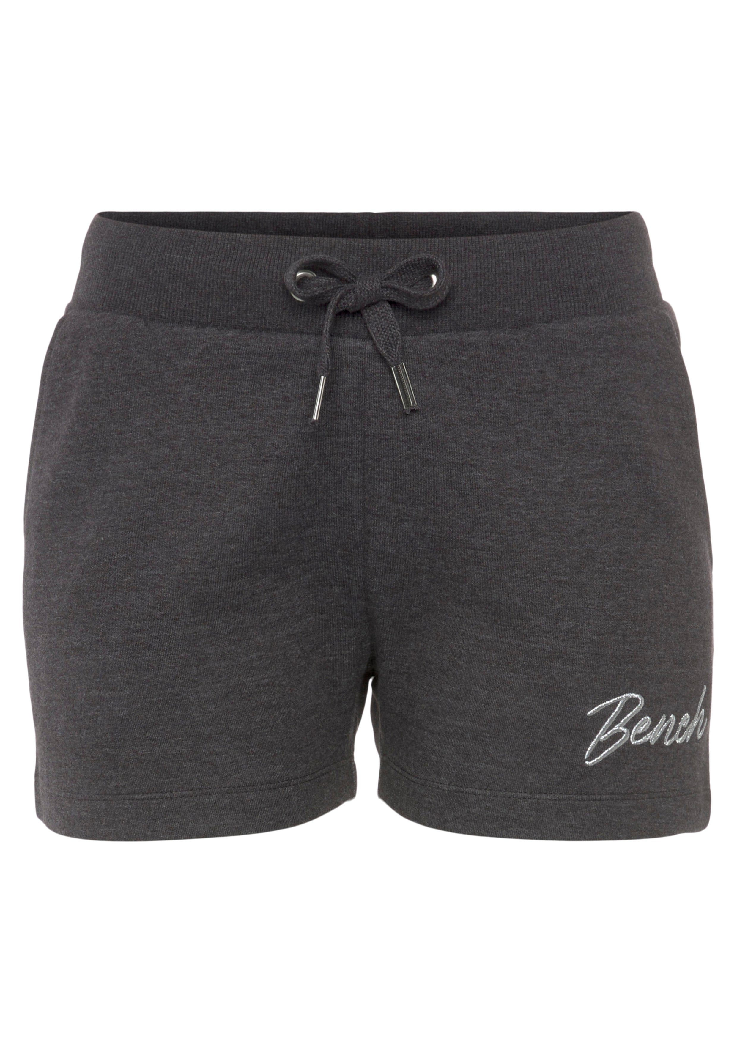 Bench. Loungewear Relaxshorts -sweatshorts, lounge-shorts met kleine glanzende logostiksel, loungewear