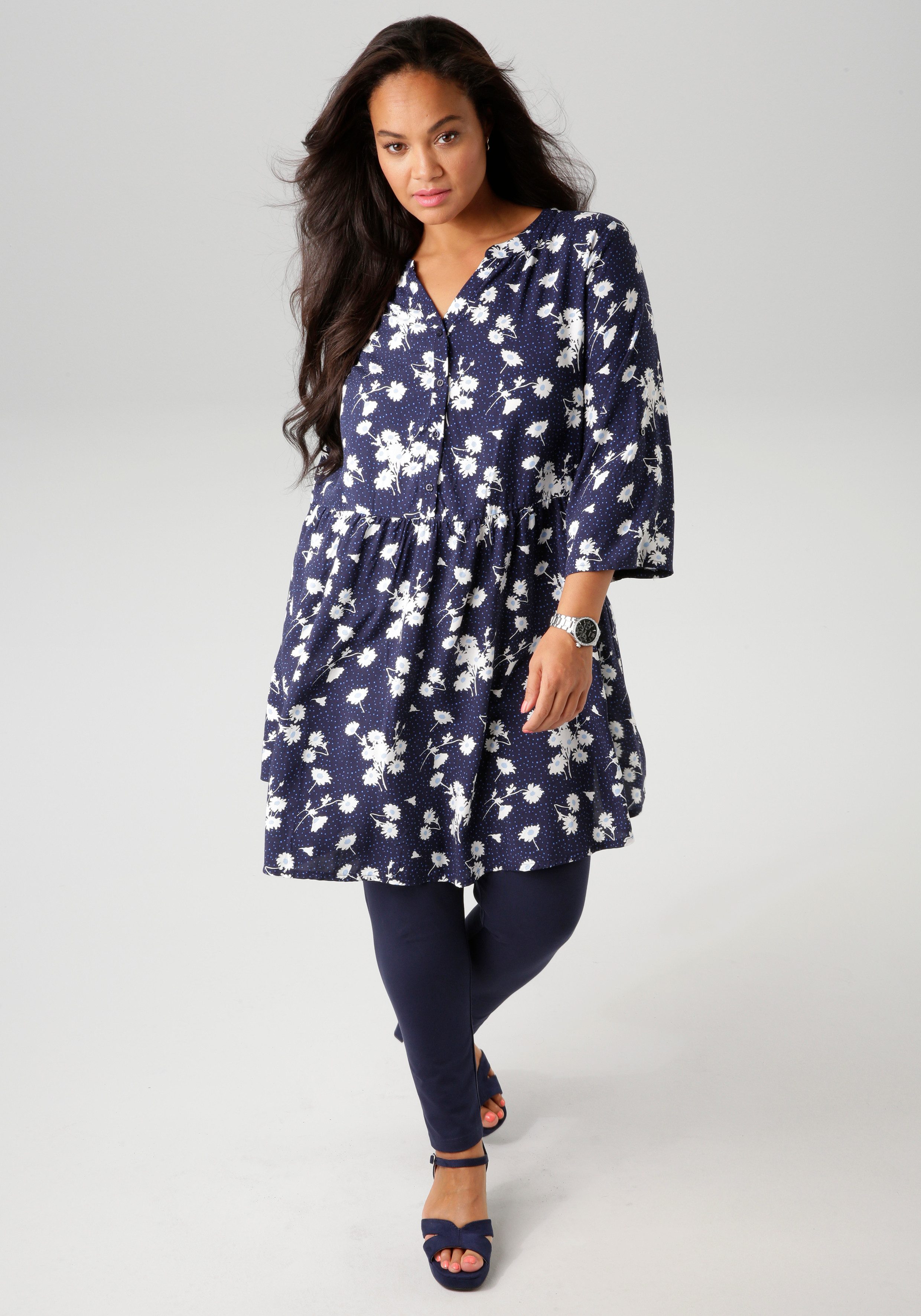 Aniston PLUS Lange blouse met bloemen en kleine stippen bedrukt - nieuwe collectie