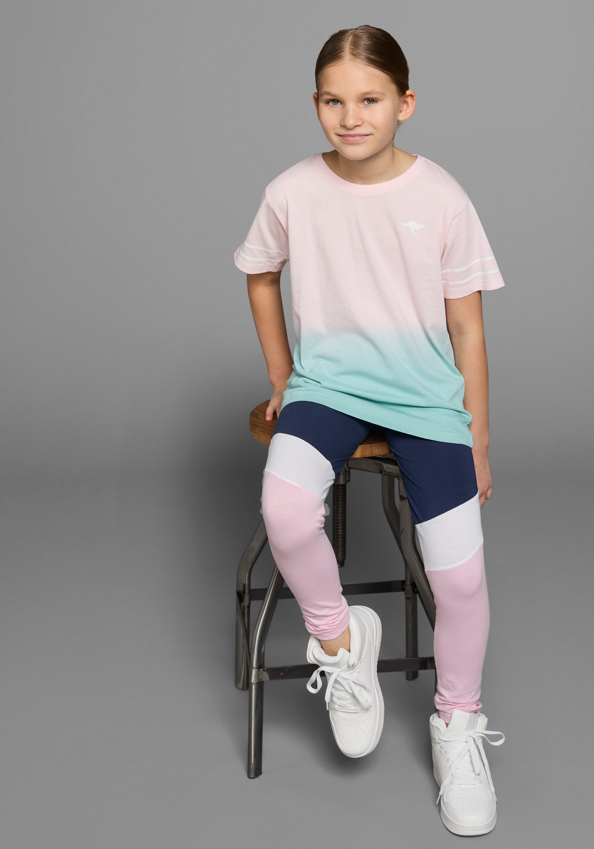 KangaROOS T-shirt Met trendy kleurverloop korte mouwen, comfortabele pasvorm, met logoprint, ronde hals