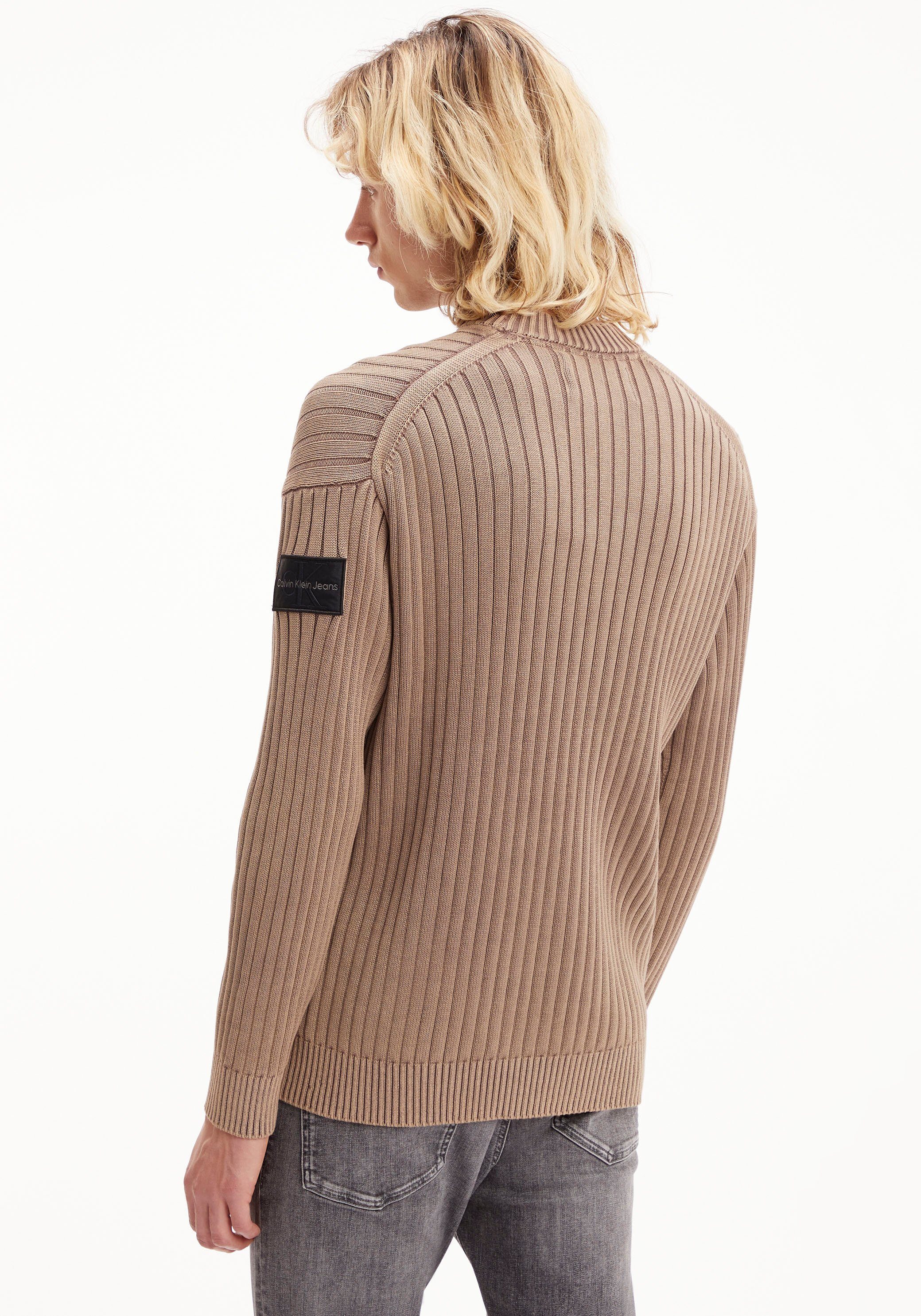 Calvin Klein Gebreide trui met calvin klein logo-badge op de mouw