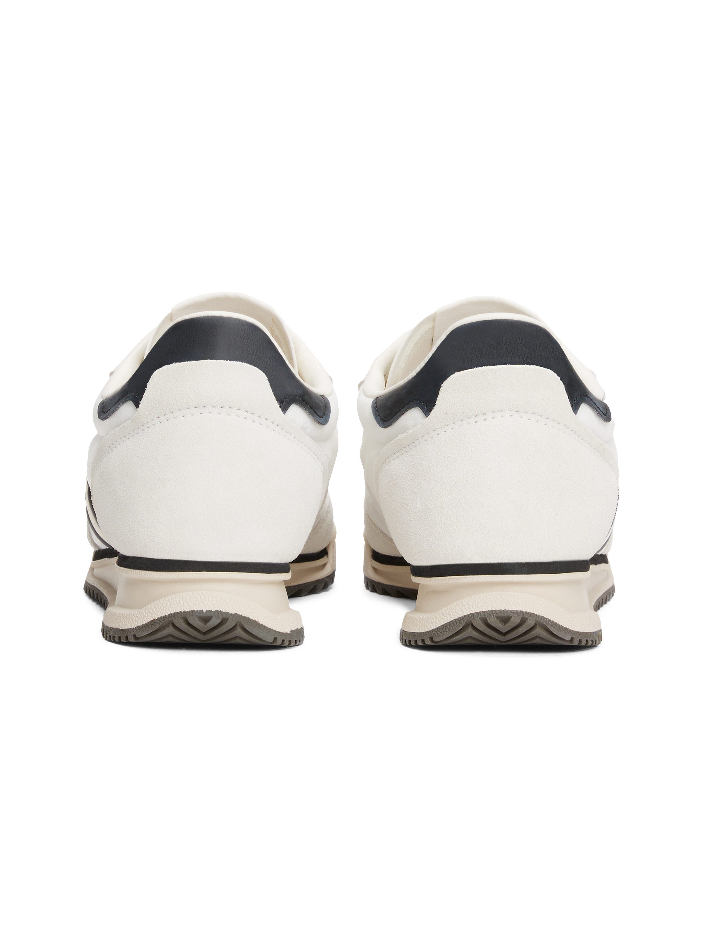 TOMMY JEANS Sneakers TJM RETRO RUNNER CLEATED , vrijetijdsschoen, lage schoen, veterschoen met contrastafwerking