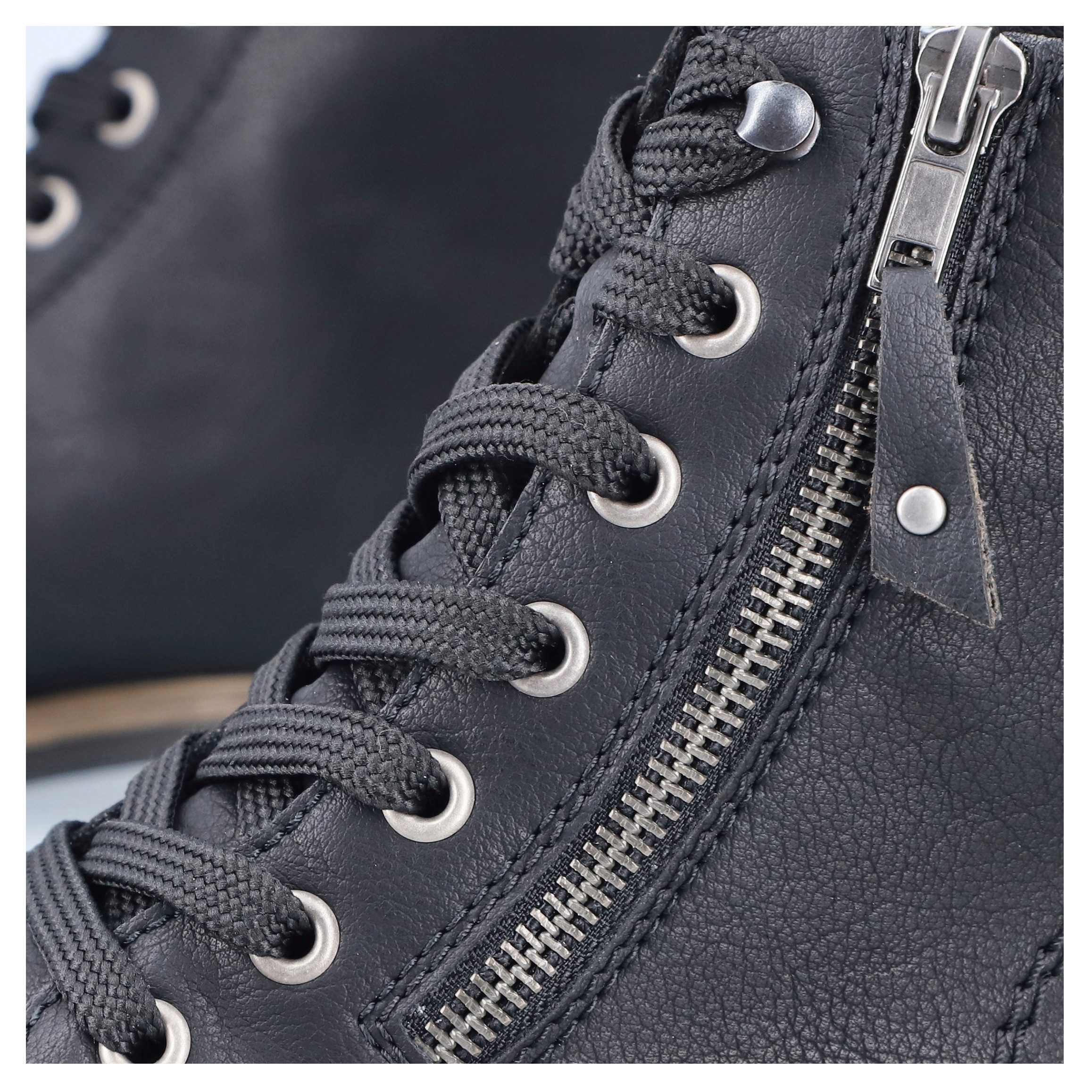 Rieker Veterlaarsjes , veterschoenen, blokhak, in klassieke vorm