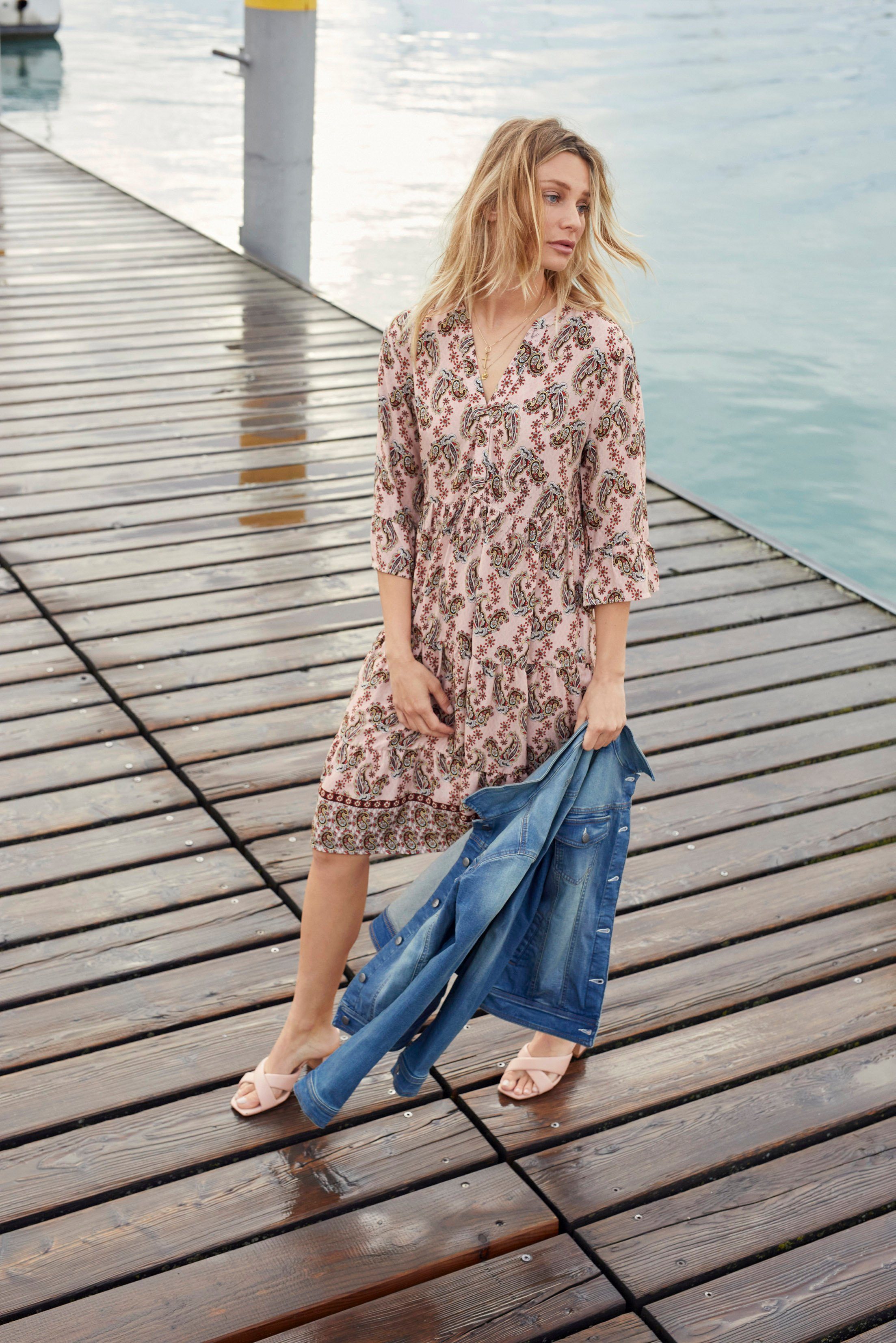 Aniston CASUAL Tuniekjurk met speels paisleydessin