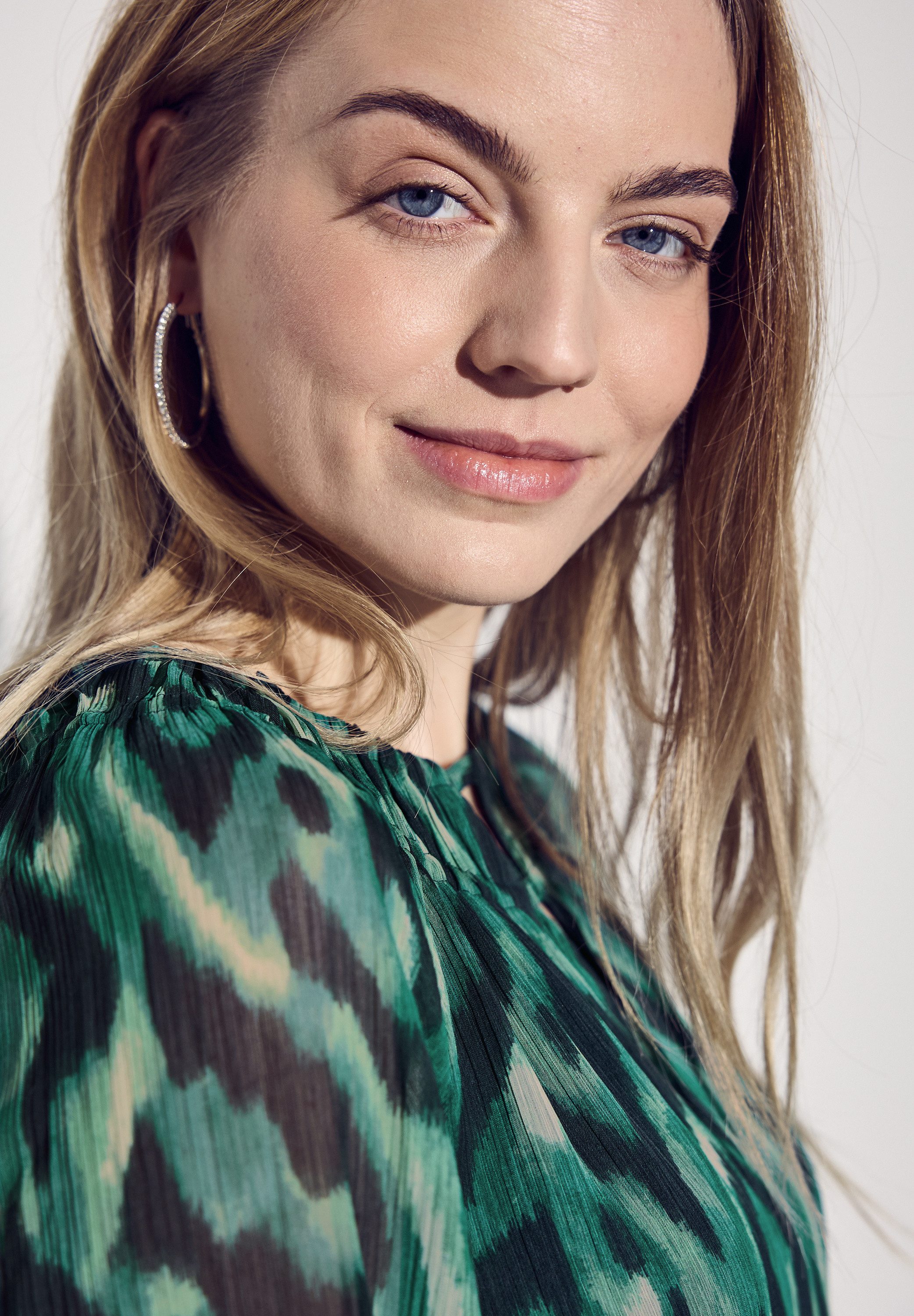 STREET ONE Chiffon blouse met grafisch patroon en plooien aan de kraag