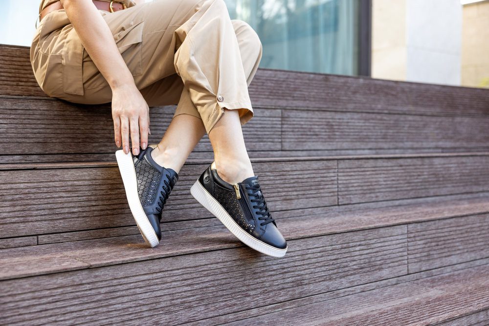 Remonte Plateausneakers , vrijetijdsschoen, veterschoen, lage schoen met perforatie