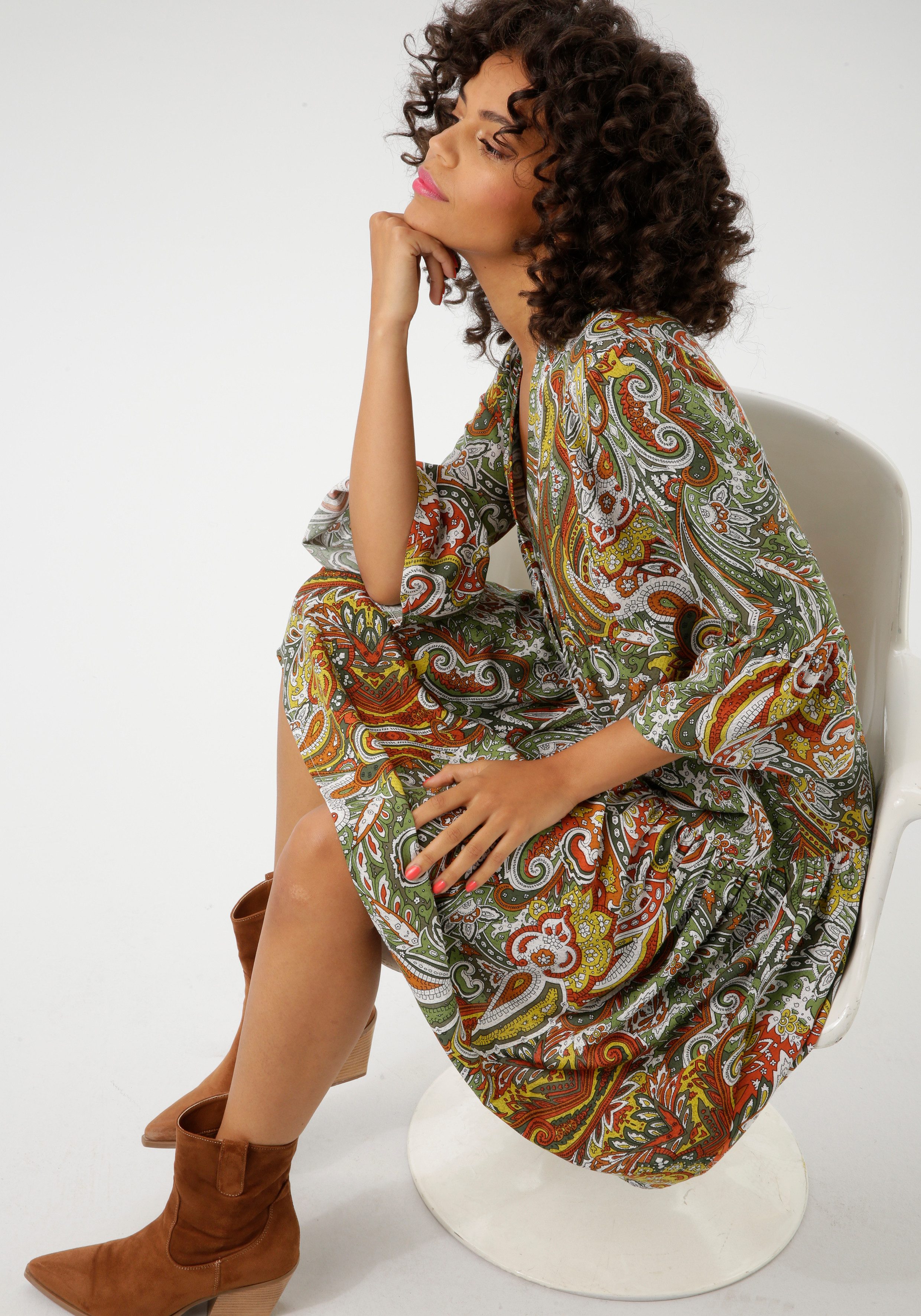 Aniston CASUAL Tuniekjurk met kleurharmonieuze, grootformaat paisley-patroon - nieuwe collectie