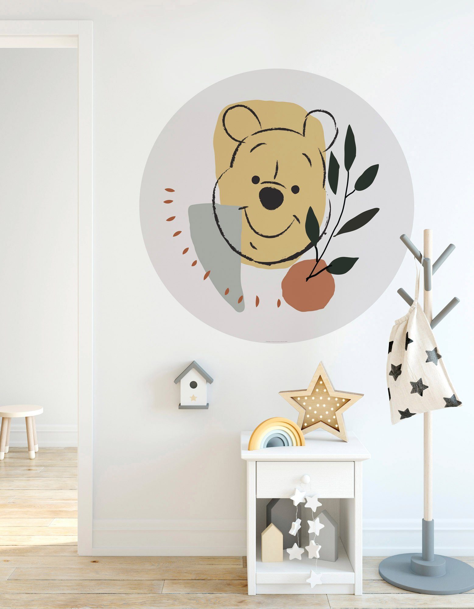 Komar Fotobehang Zelfklevend vlies - Winnie the Pooh Smile - Afmeting 125 x 125 cm