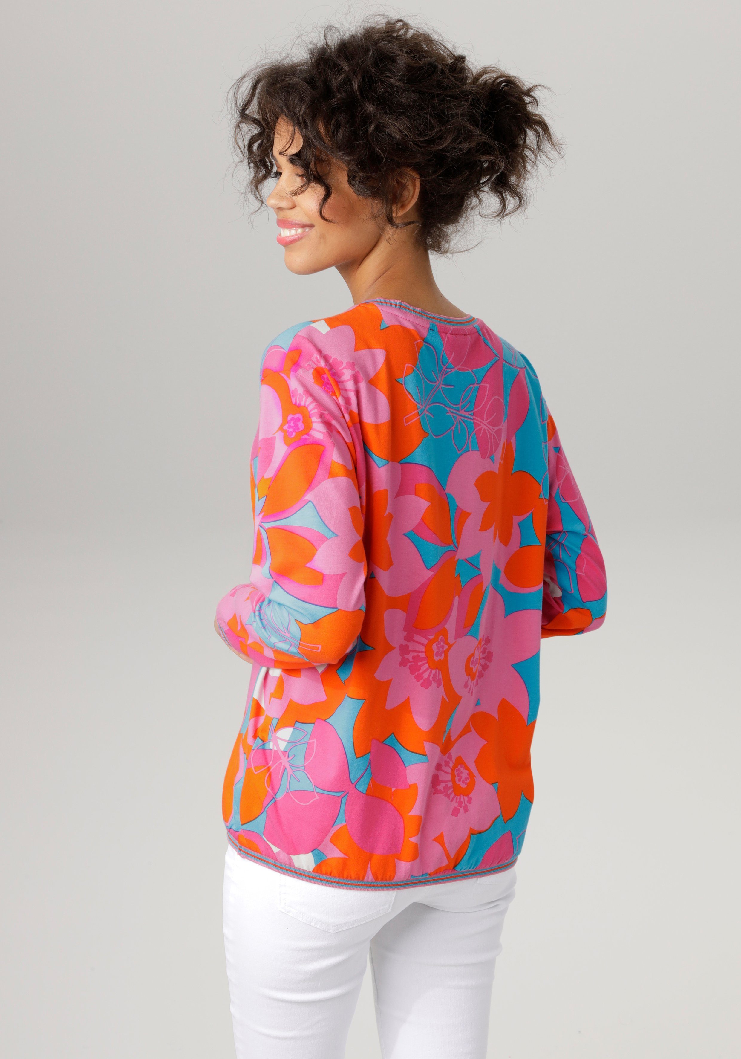 Aniston CASUAL Sweatshirt met een grote, kleurrijke bloemenprint