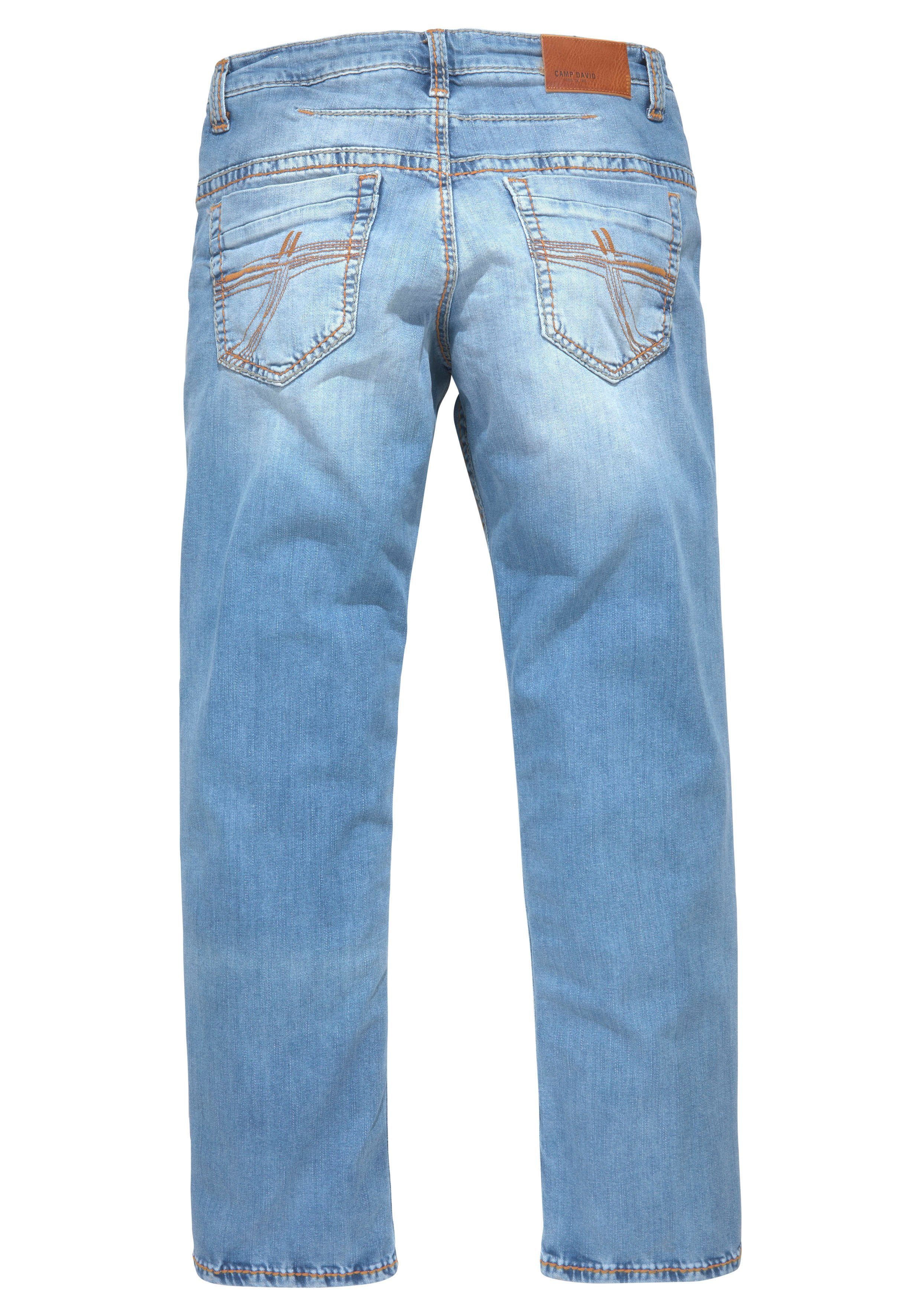 CAMP DAVID Loose fit jeans CO:NO met opvallende naden en stretch
